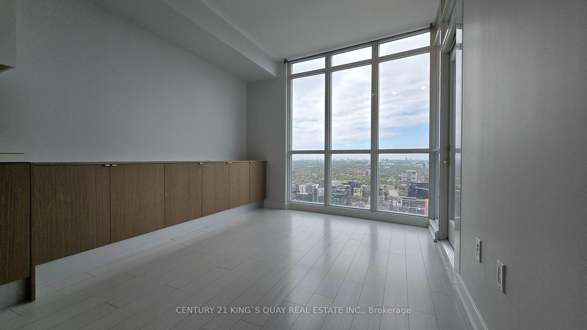 2 Bedrooms Condo at 21 Iceboat, Toronto For sale
