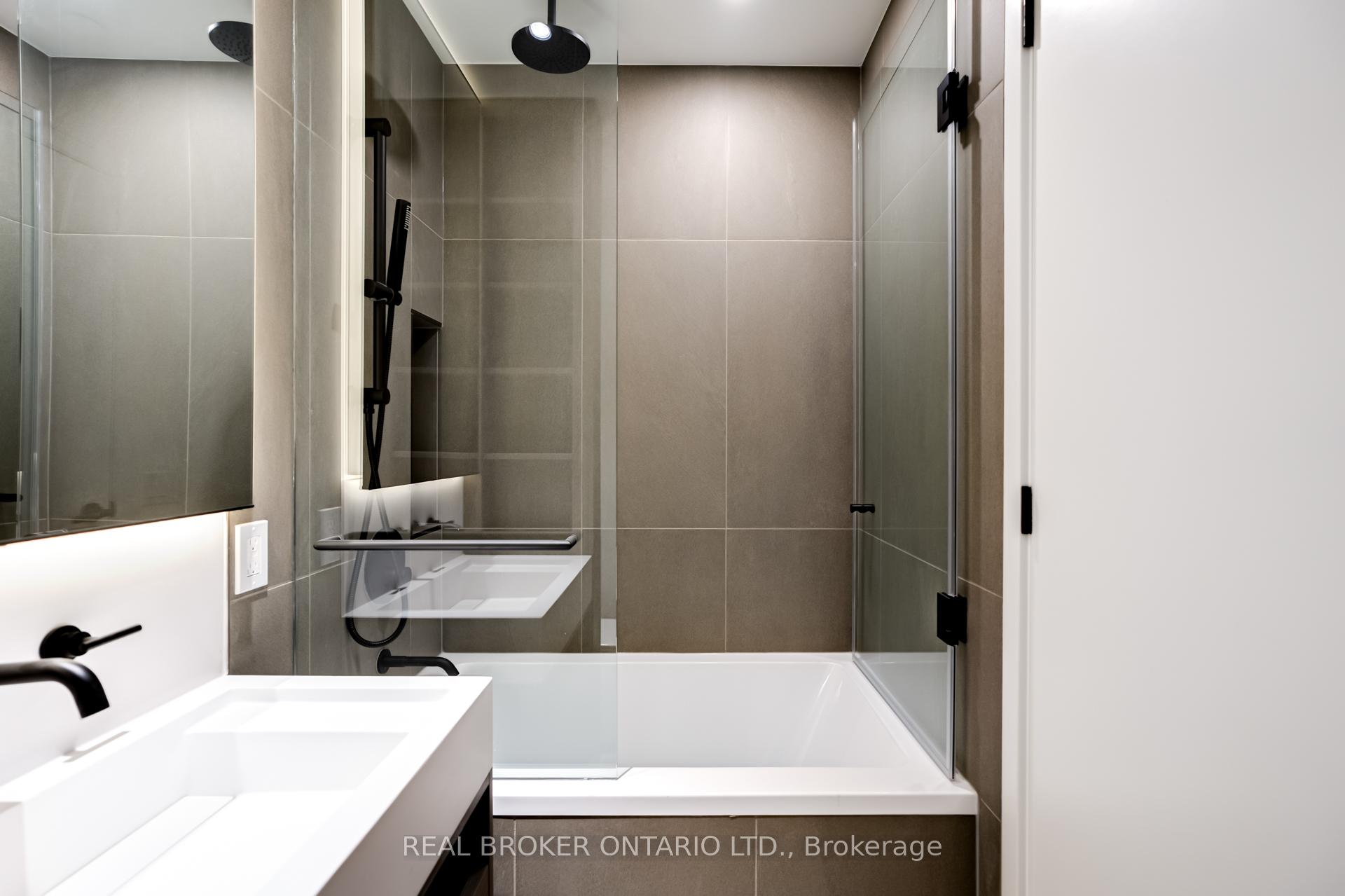3 Bedrooms Condo at 55 Charles St, Toronto For sale