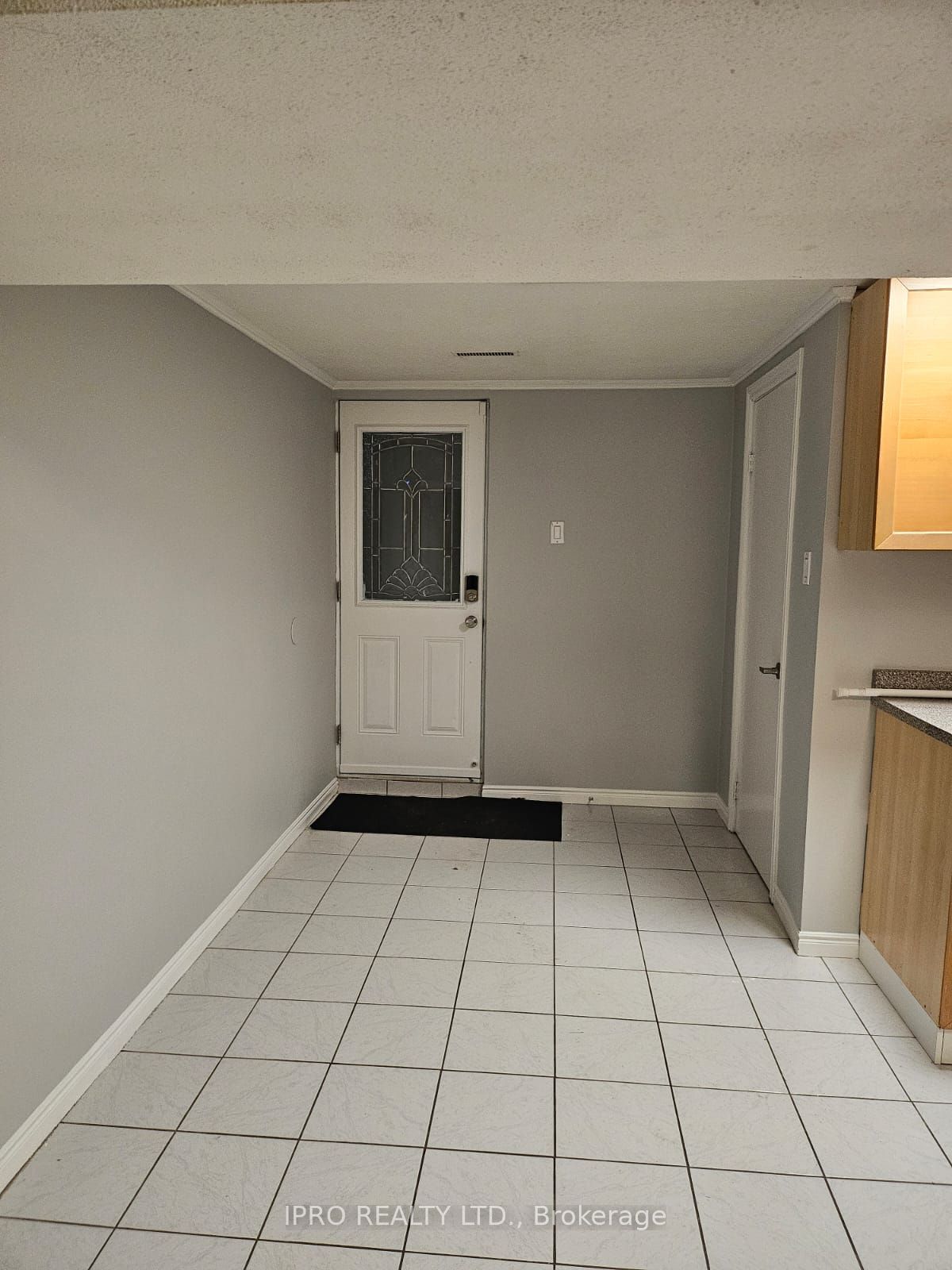 2435 Callum Avenue, #Lower