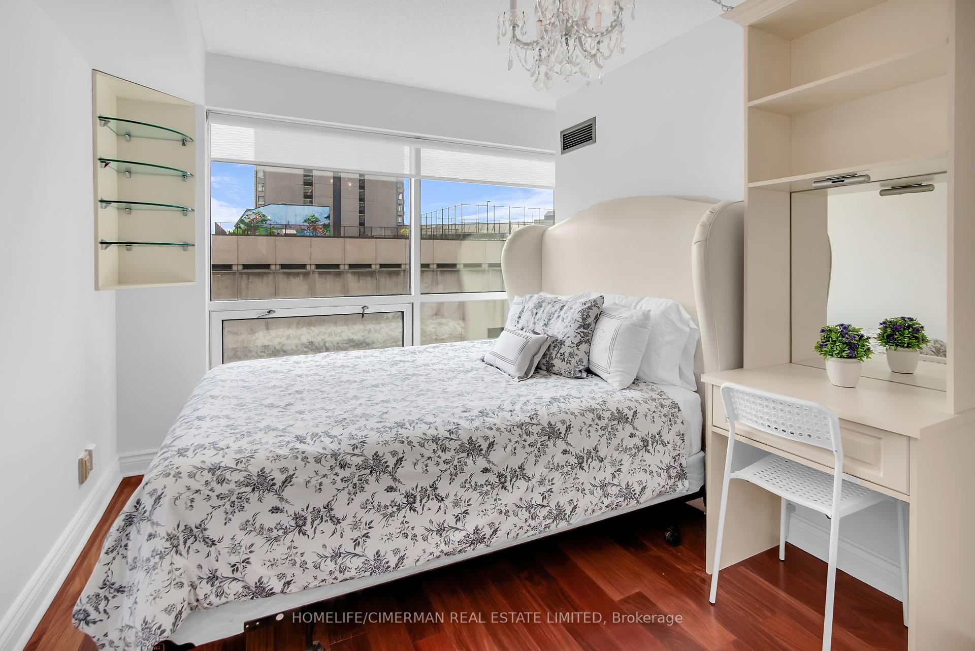 3 Bedrooms Condo at 10 Queens Quay, Toronto For sale
