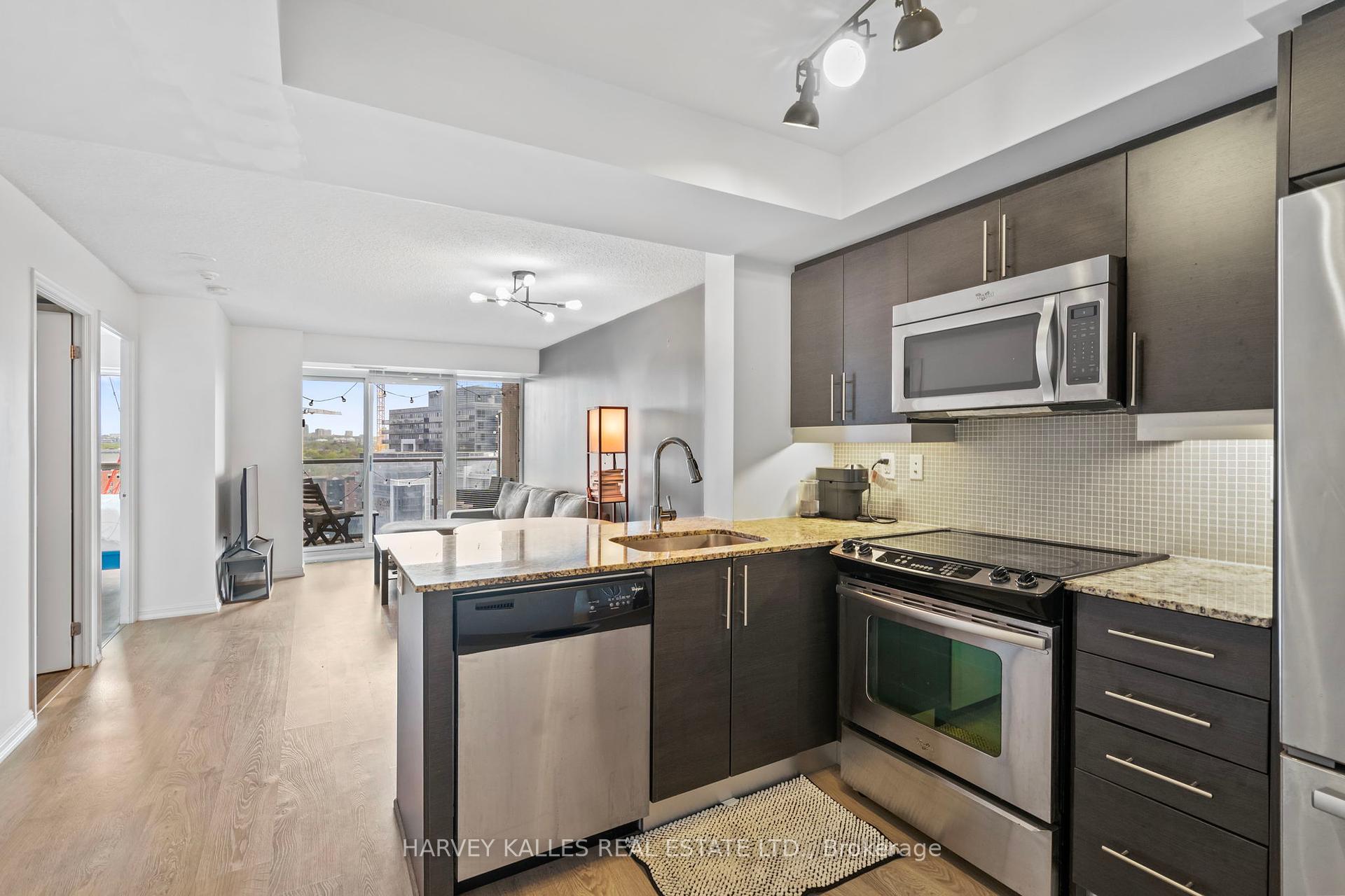 125 Western Battery Road 1316