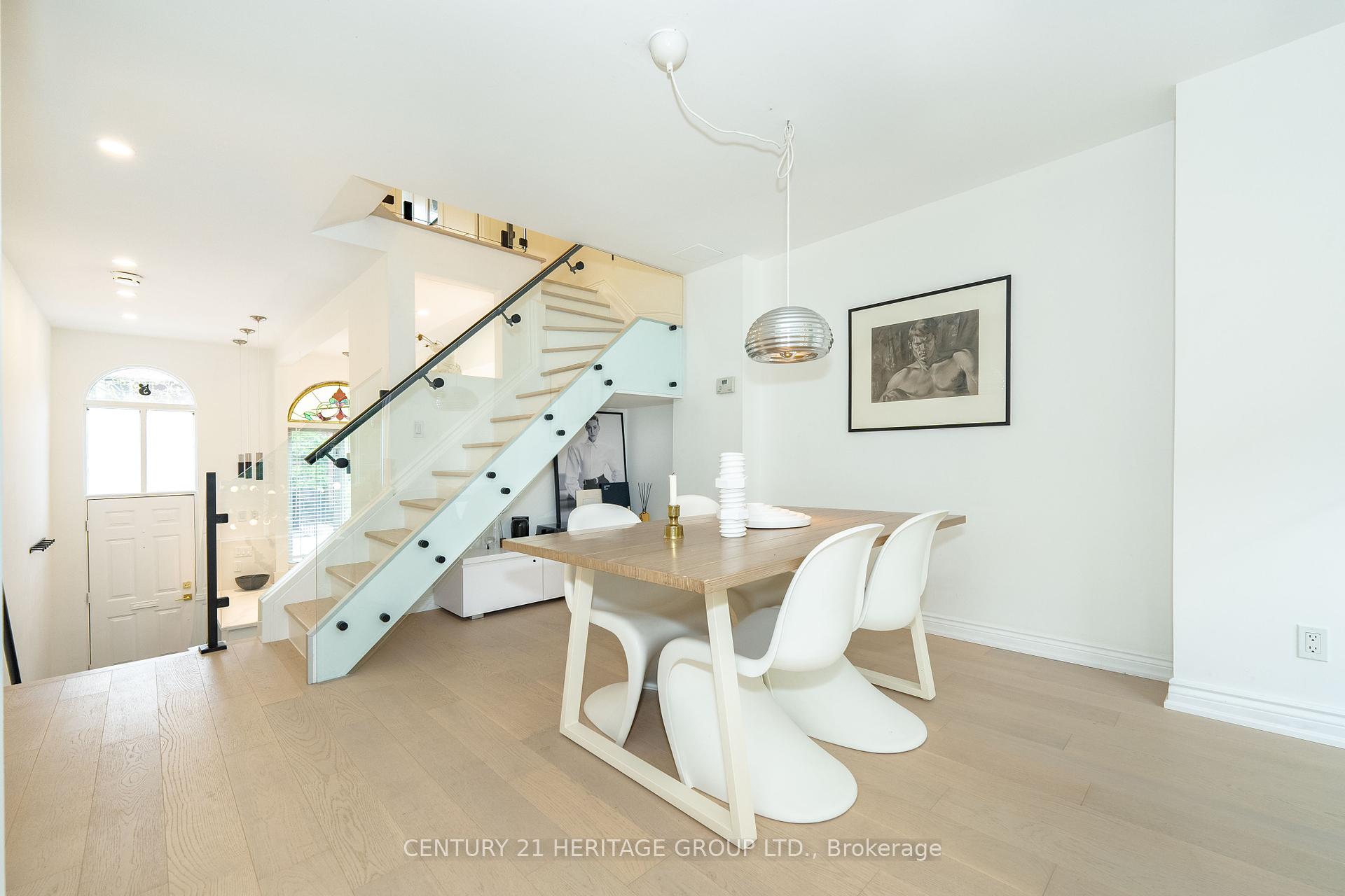 3 Bedrooms Condo at 280 Sherbourne, Toronto For sale