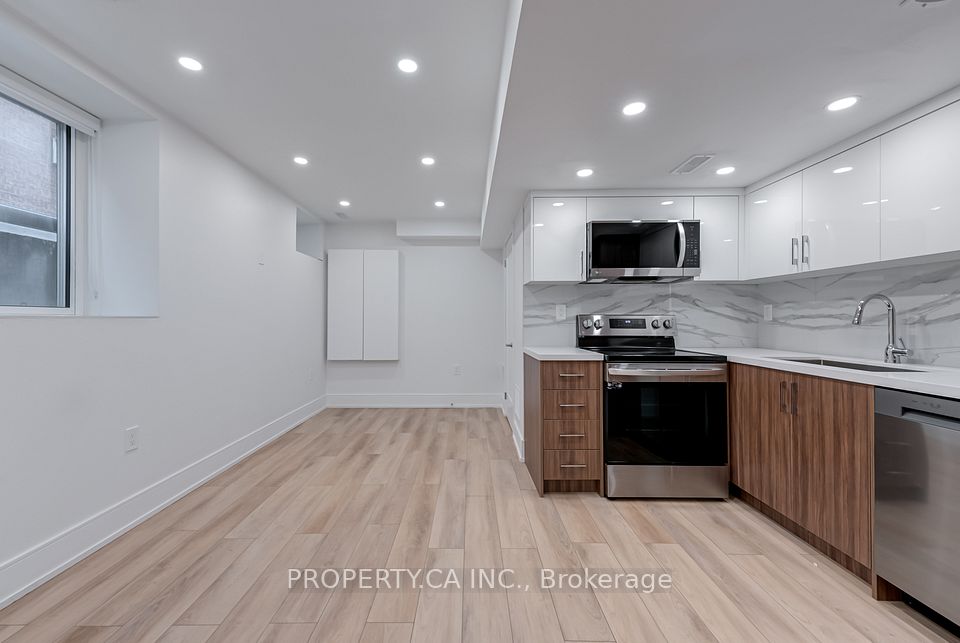 885B Dovercourt