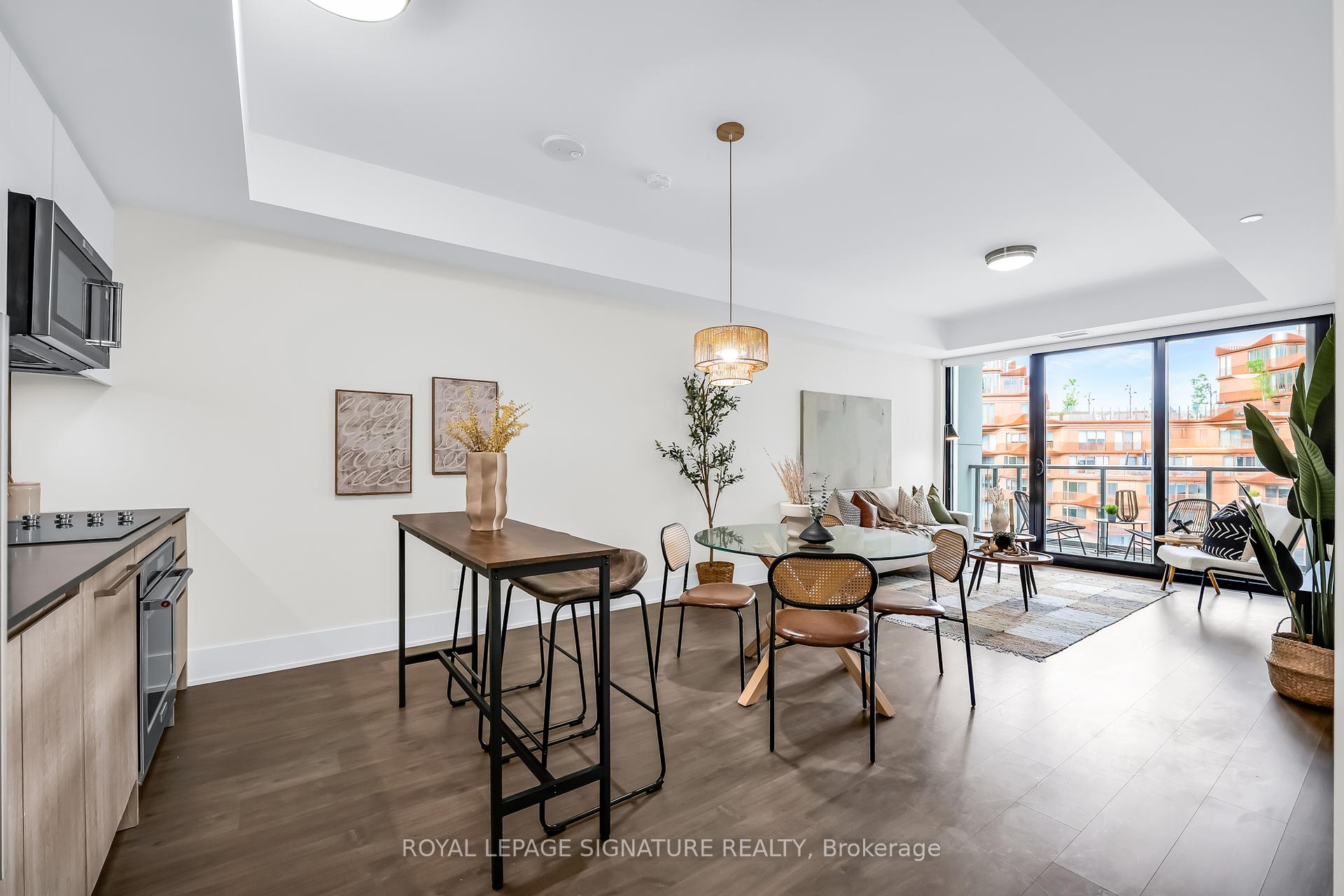 3 Bedrooms Condo at 118 Merchants’ Wharf, Toronto For sale