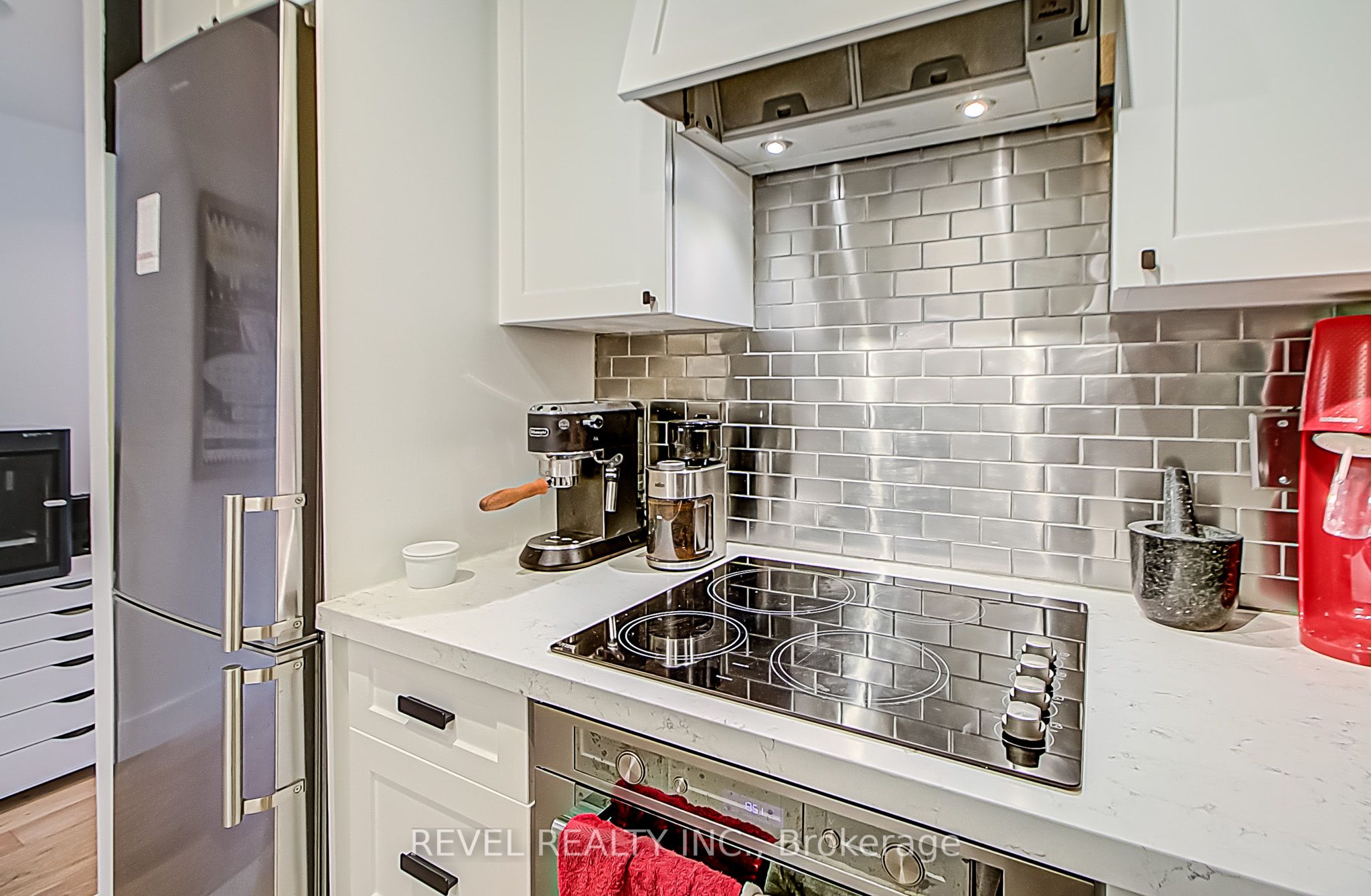 50 Lombard Street, #1004
