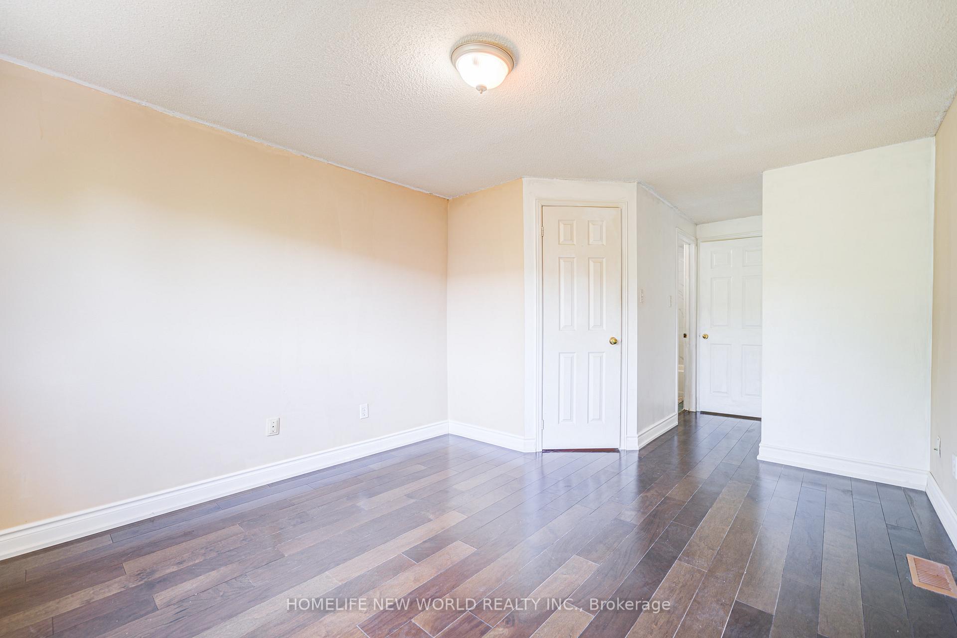 3 Bedrooms Condo at 3895 Doug Leavens, Mississauga For sale