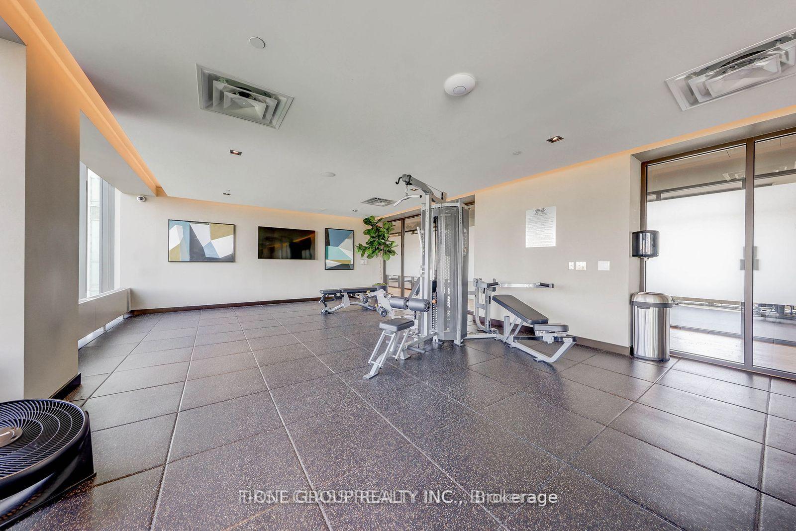 2 Bedrooms Condo at 10 Honeycrisp, Vaughan For sale