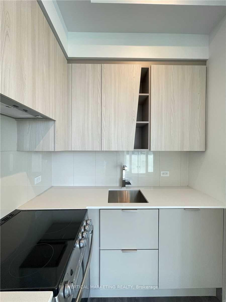 1 Bedroom Condo at 3900 Confederation, Mississauga For sale