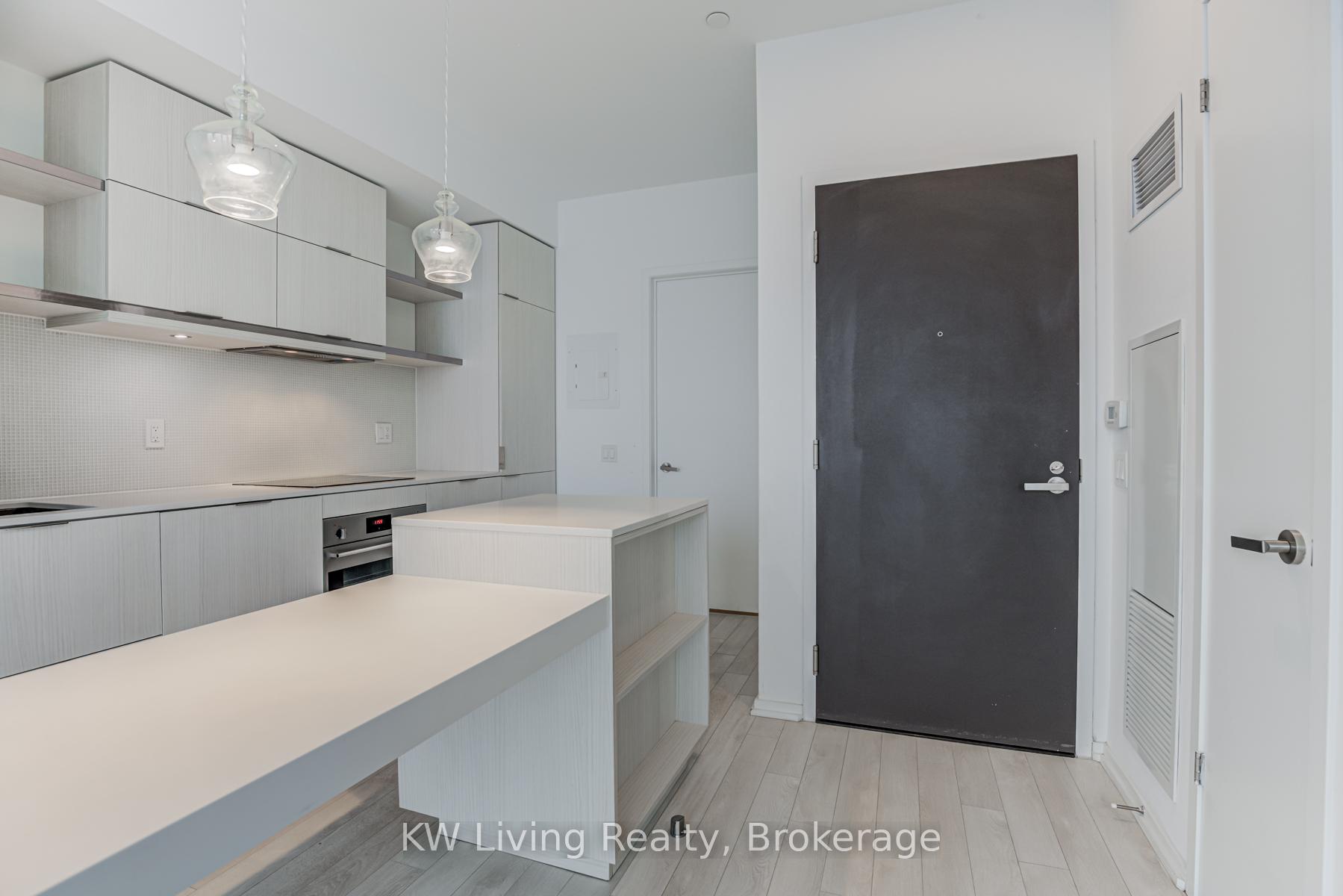 1 Bedroom Condo at 197 Yonge, Toronto For sale