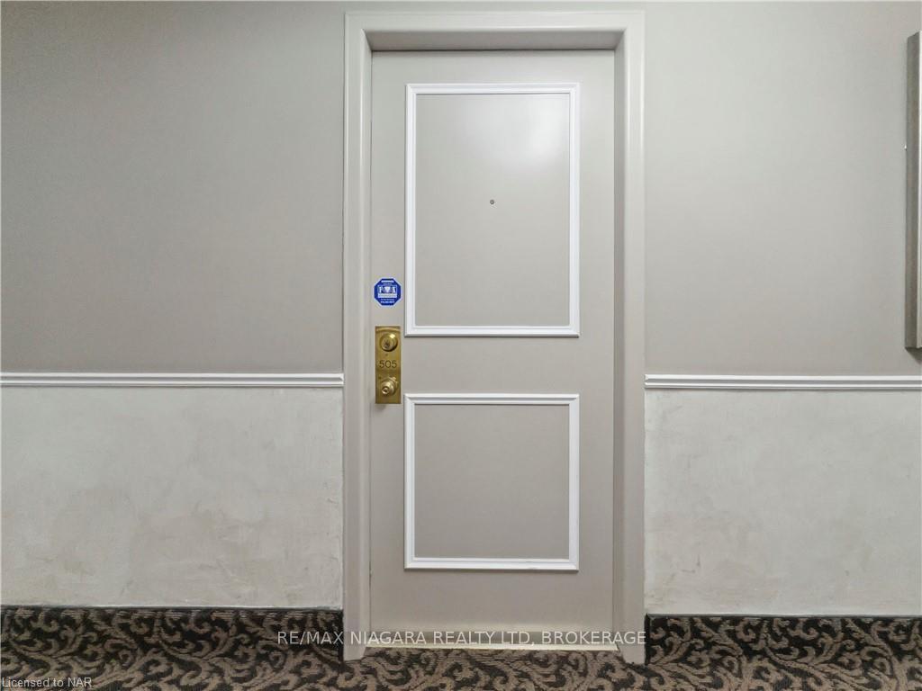 1 Bedroom Condo at 2 RIDELLE, Toronto For sale