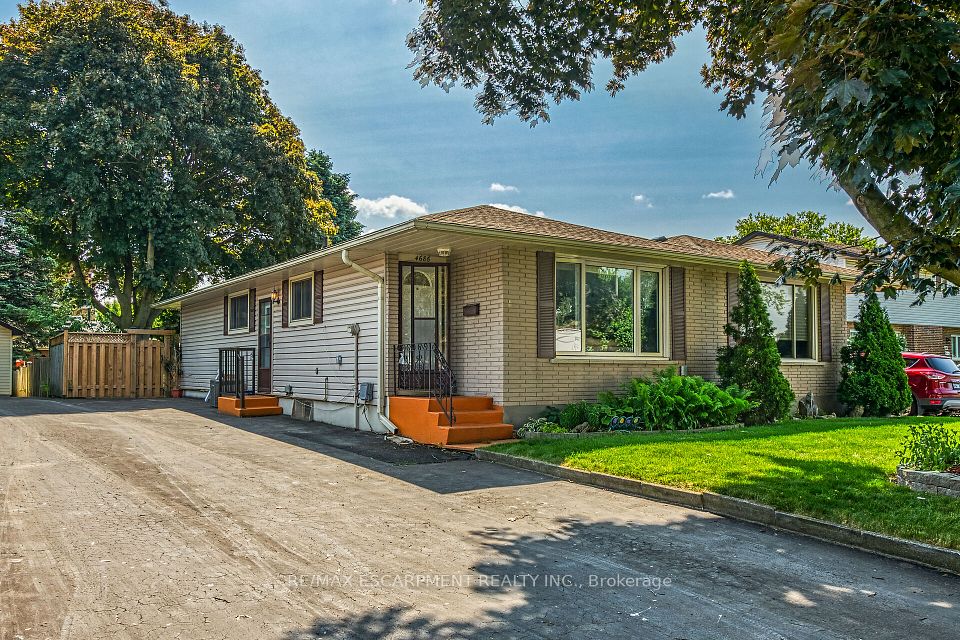 4686 Pettit