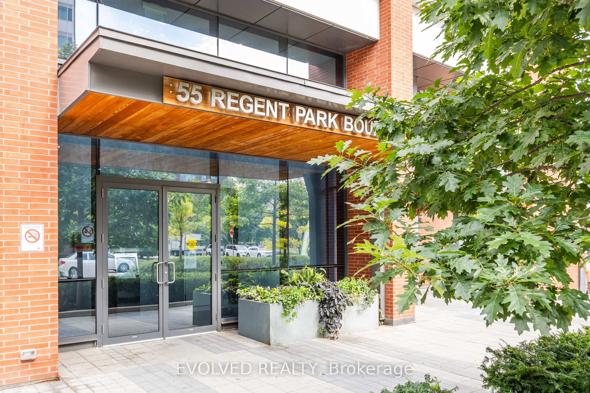 2 Bedrooms Condo at 55 Regent Park,  Toronto For sale
