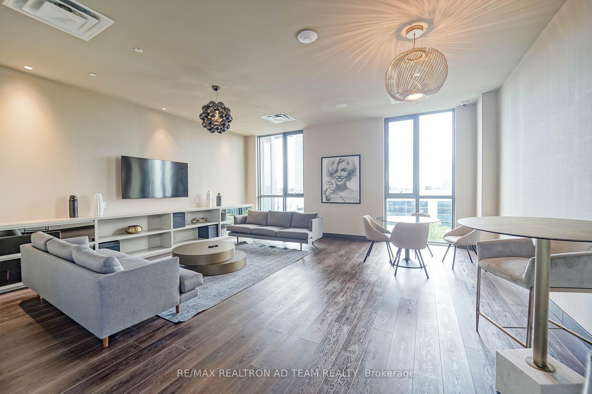 Condo at 10 Honeycrisp, Vaughan For sale