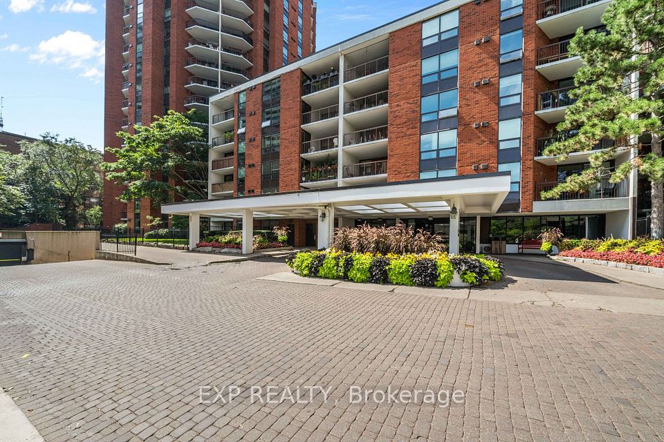 77 Maitland