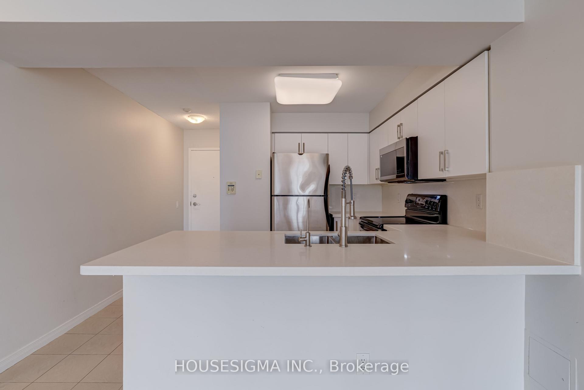 2 Bedrooms Condo at 28 Harrison Garden, Toronto For sale
