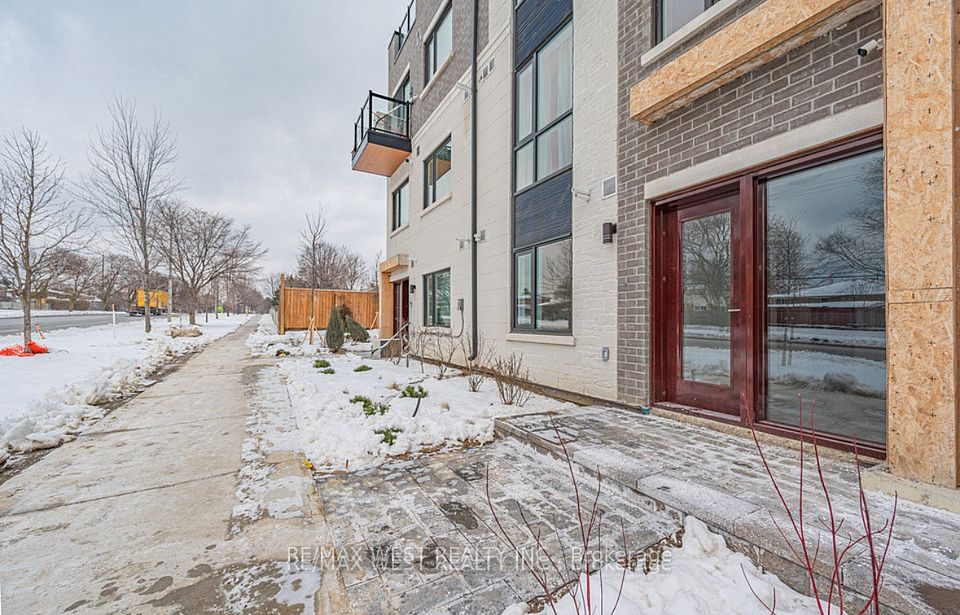 3453 Victoria Park