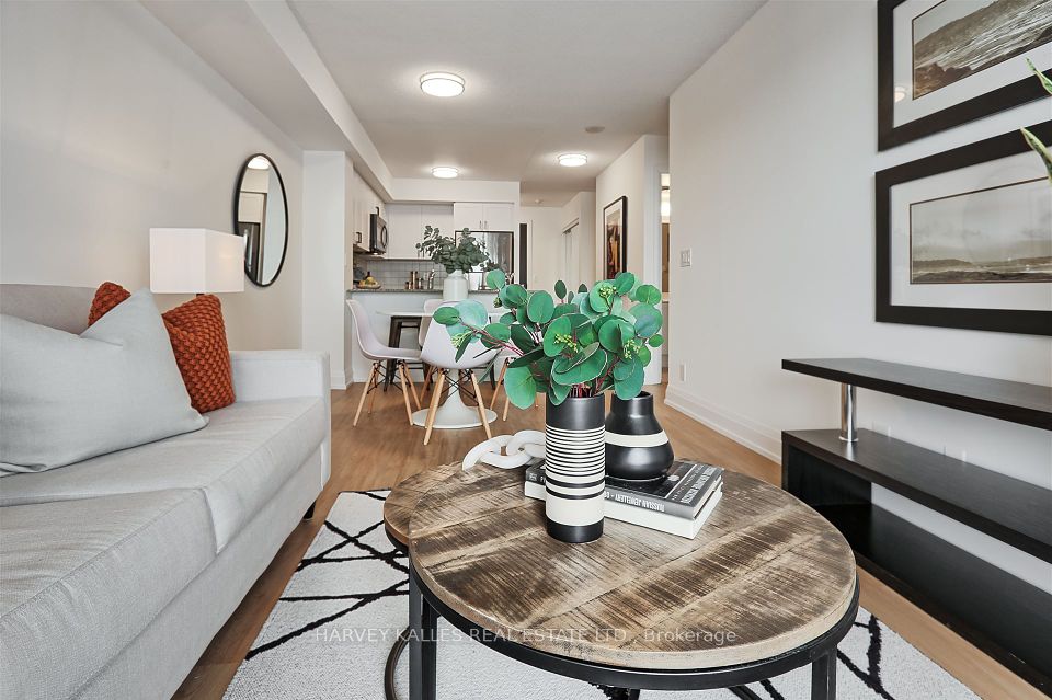 1070 Sheppard Avenue W 912