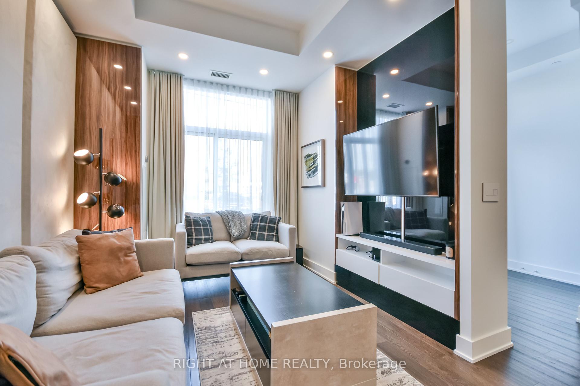 3 Bedrooms Condo at 5230 Dundas, Burlington For sale