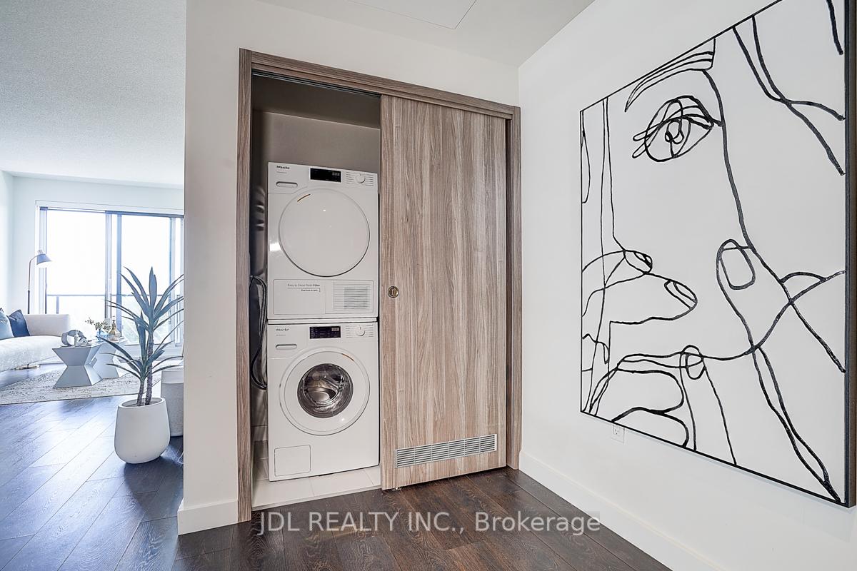 3 Bedrooms Condo at 95 Mcmahon, Toronto For sale
