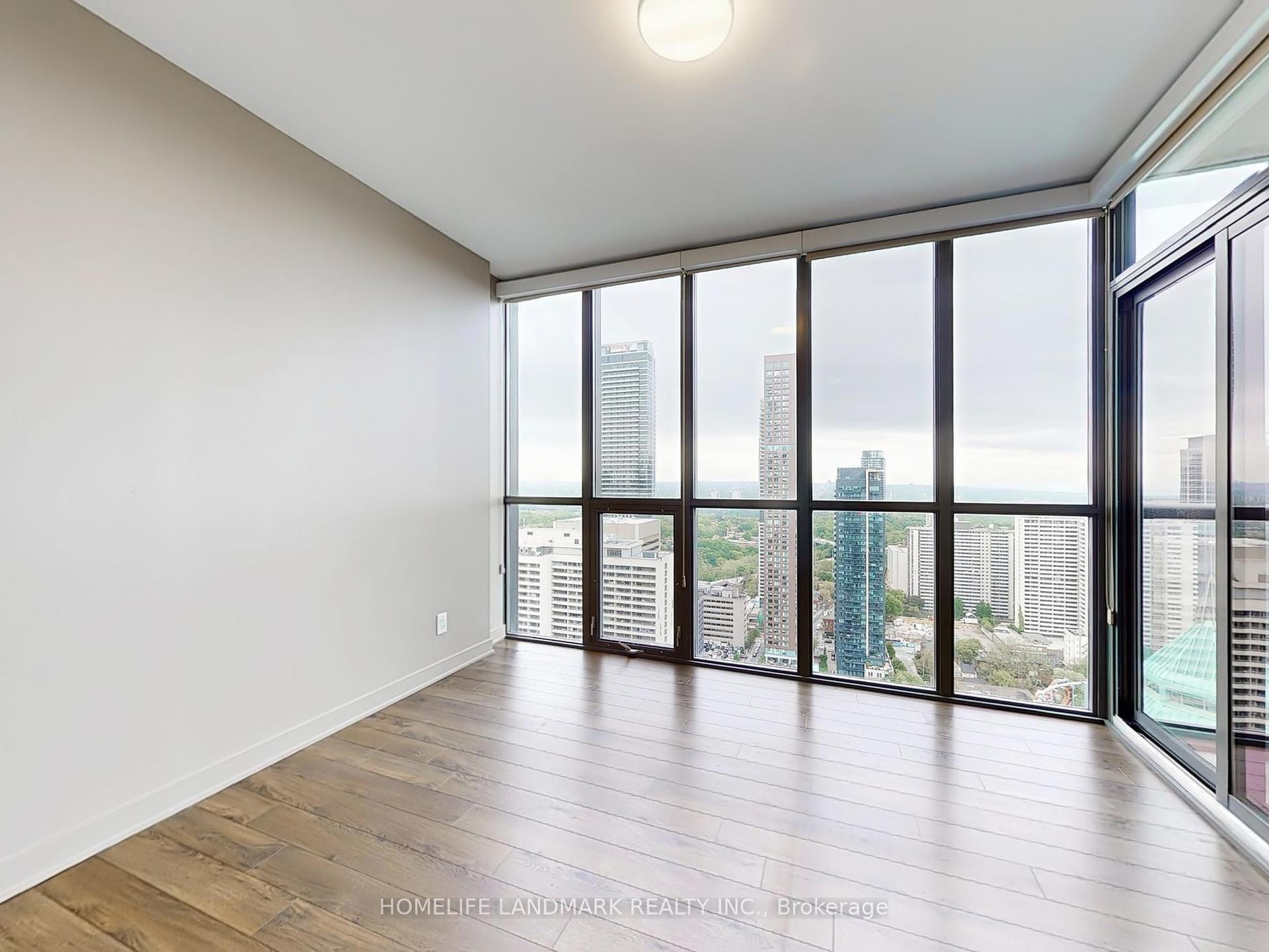 3 Bedrooms Condo at 110 Charles, Toronto For sale