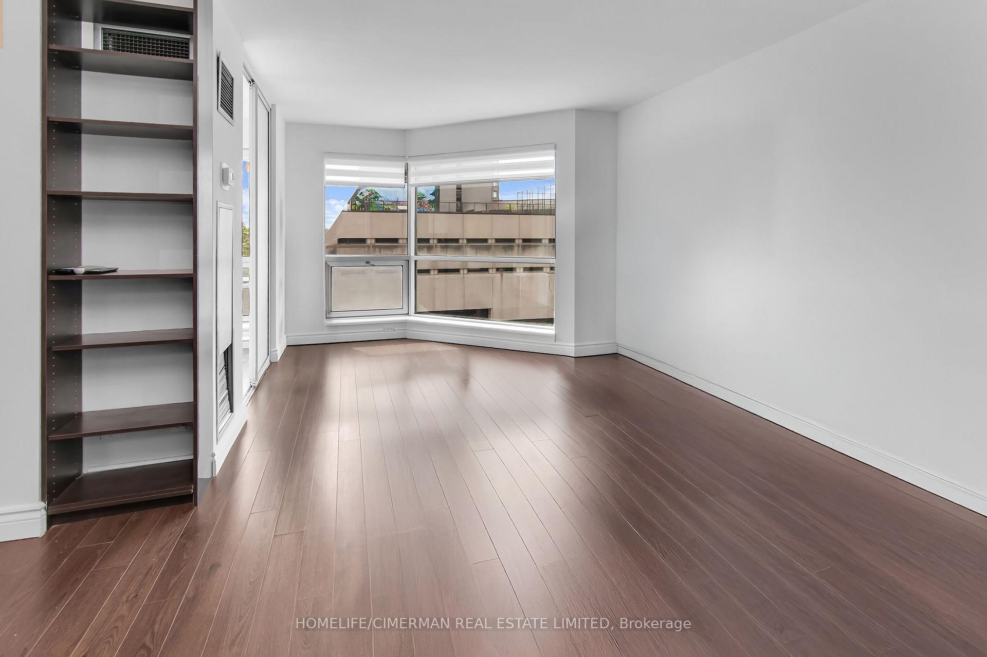3 Bedrooms Condo at 10 Queens Quay, Toronto For sale