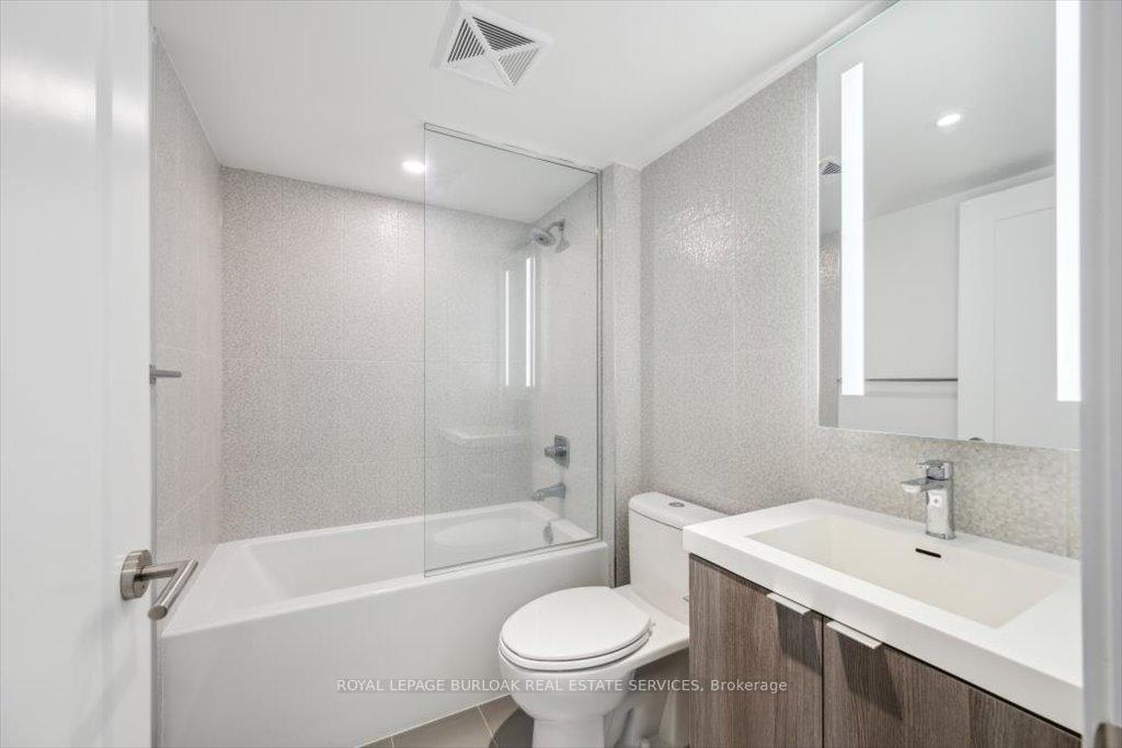 1 Bedroom Condo at 575 Bloor,  Toronto For sale