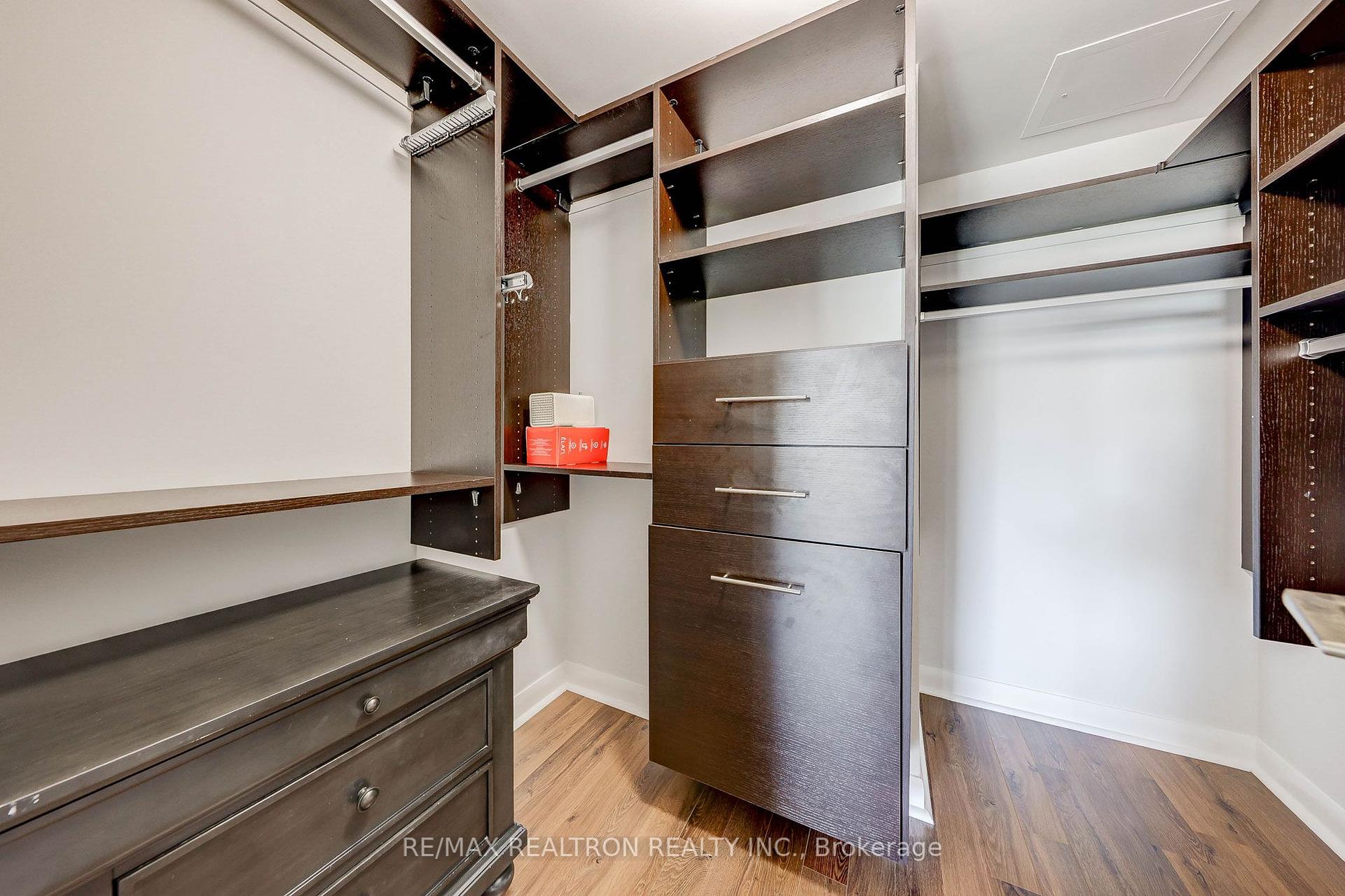 2 Bedrooms Condo at 4968 Yonge, Toronto For sale