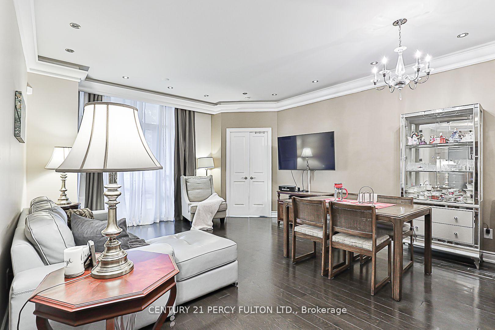 3 Bedrooms Condo at 10 Bloorview,  Toronto For sale