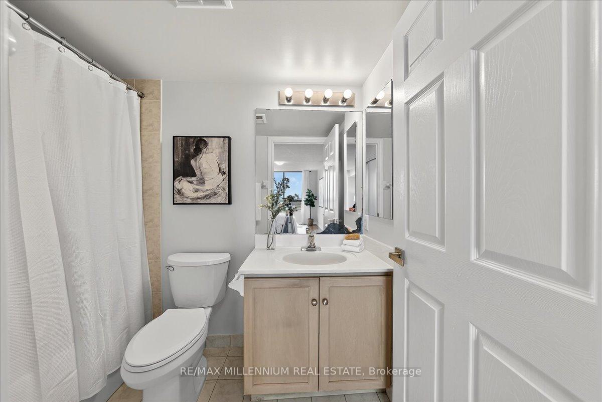 2 Bedrooms Condo at 125 Omni, Toronto For sale