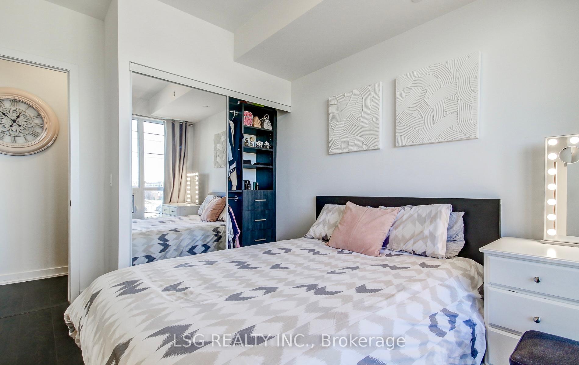 2 Bedrooms Condo at 4655 Glen Erin,  Mississauga For sale