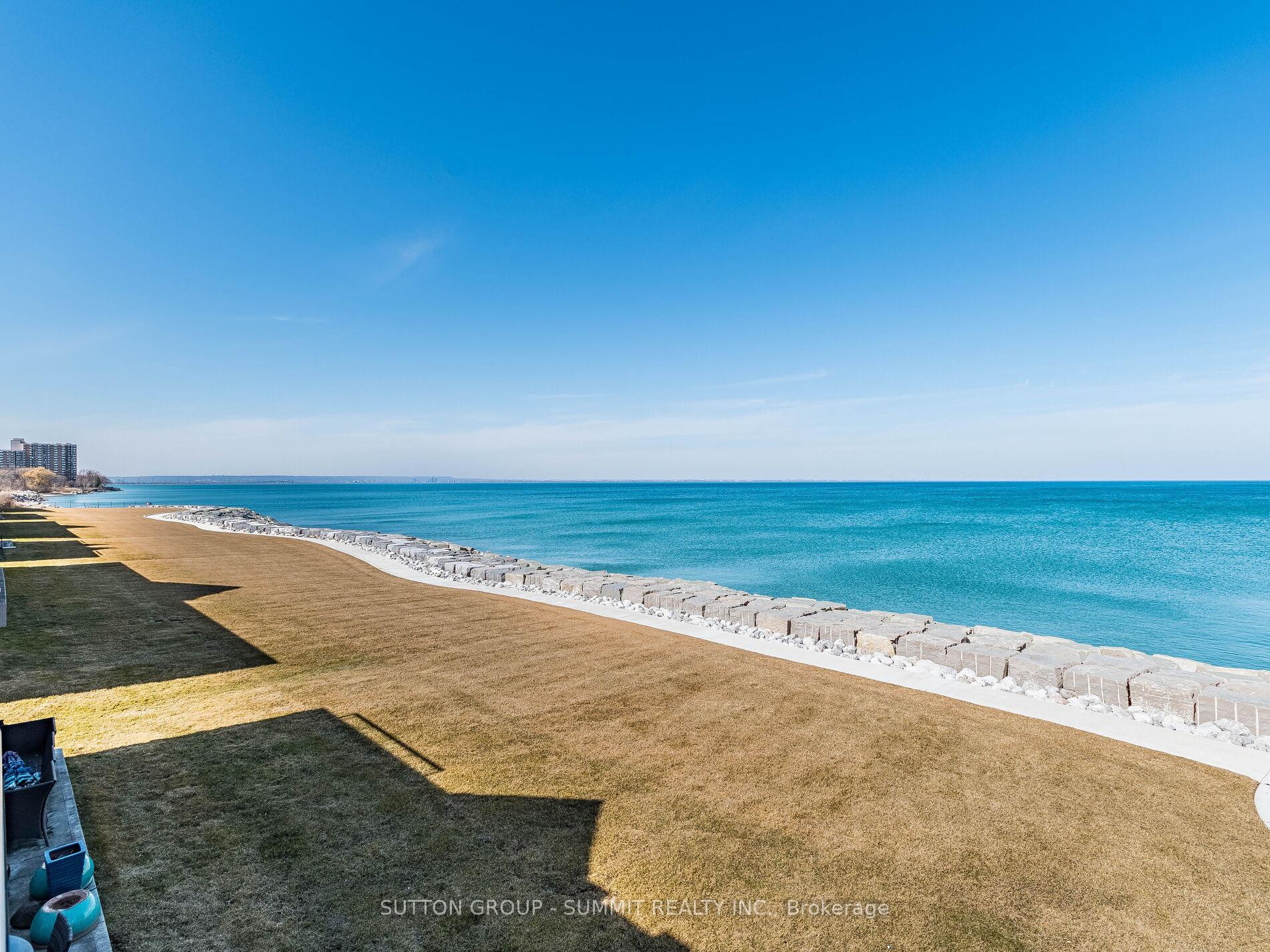3 Bedrooms Condo at 484 Millen, Hamilton For sale