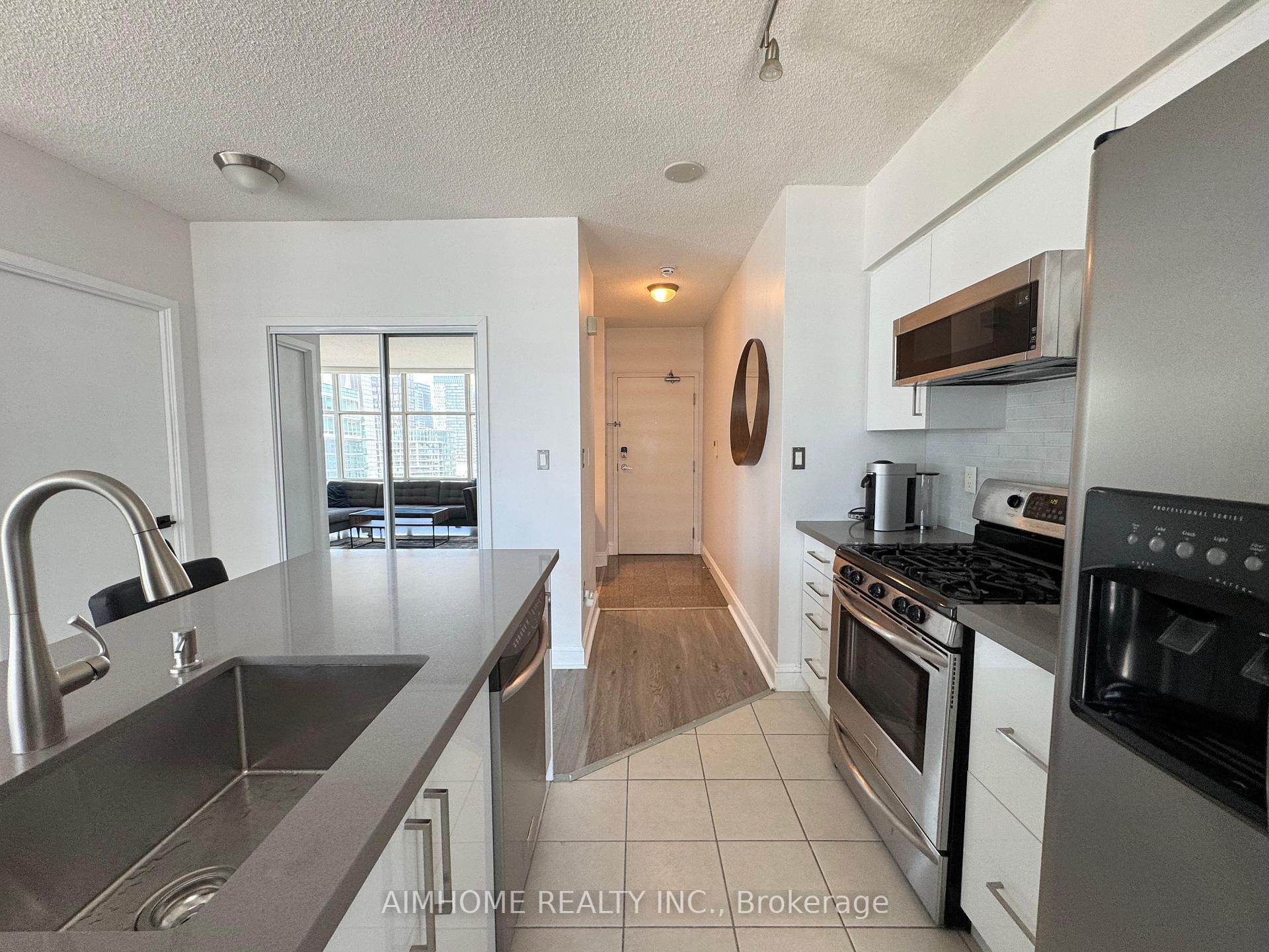 2 Bedrooms Condo at 10 Navy Wharf, Toronto For sale