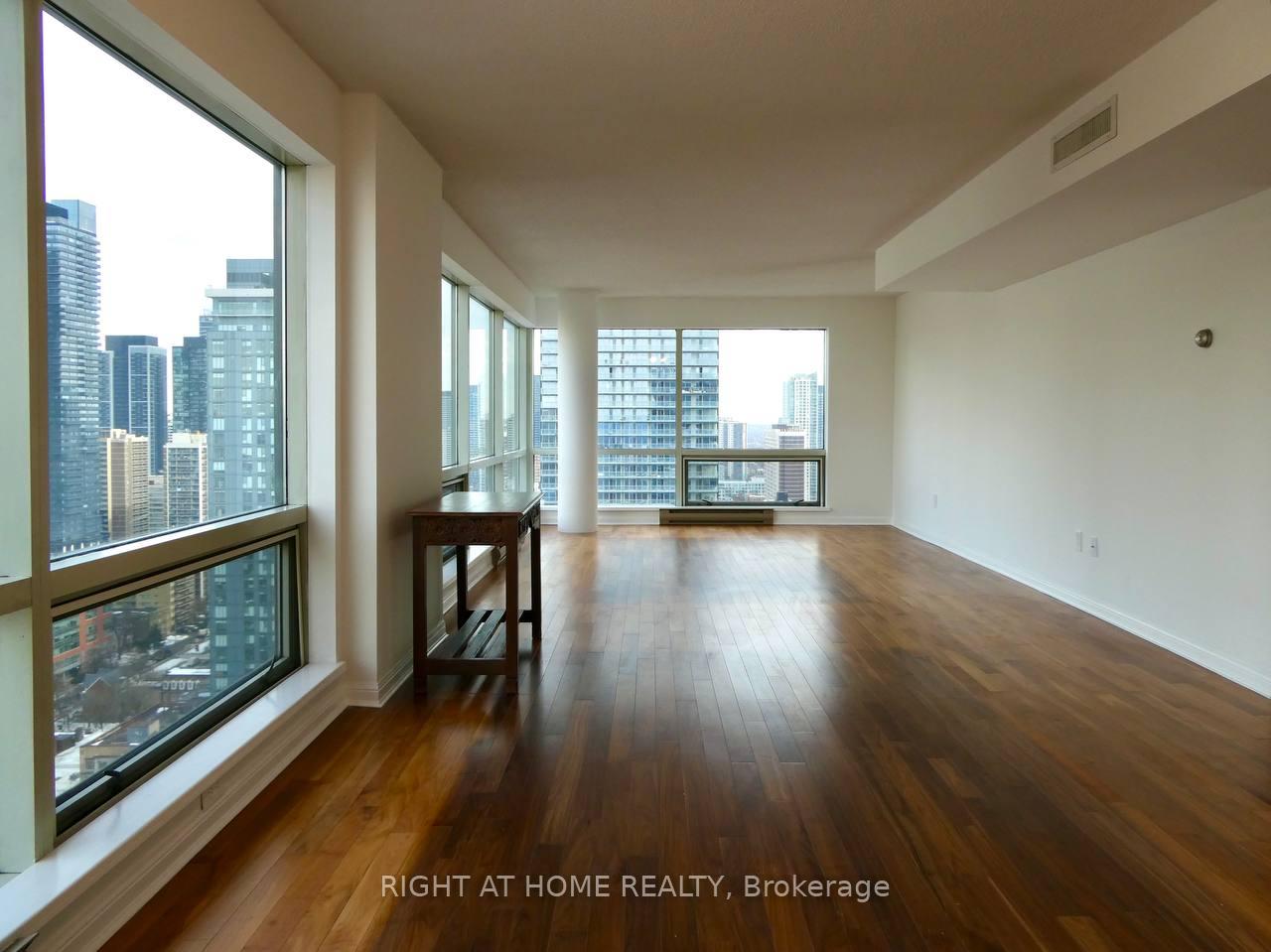 2 Bedrooms Condo at 1001 Bay, Toronto For sale
