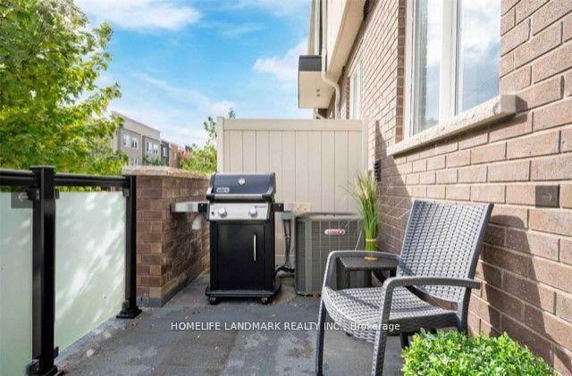 3 Bedrooms Condo at 15 Heron Park, Toronto For sale