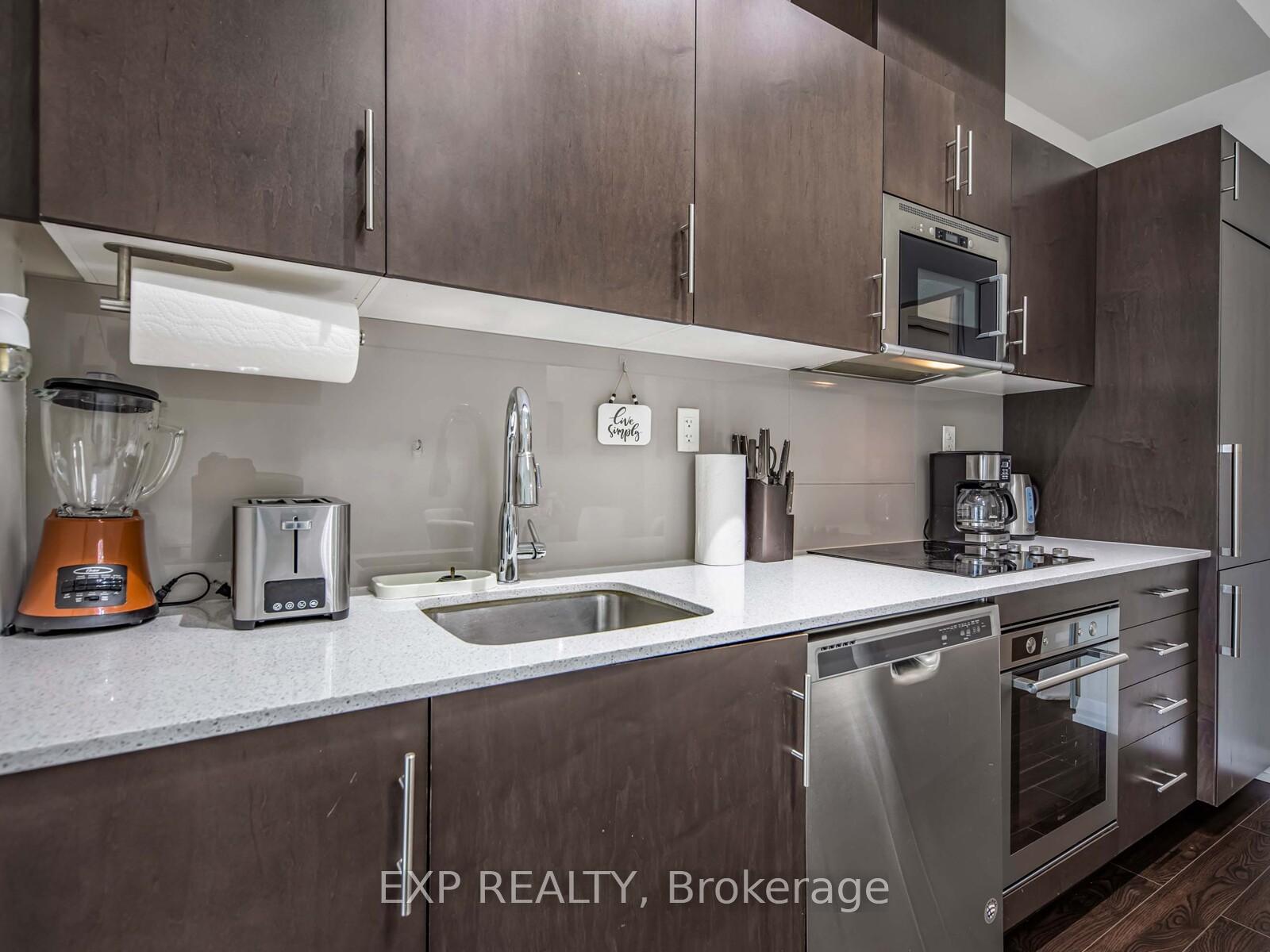 2 Bedrooms Condo at 460 Adelaide, Toronto For sale