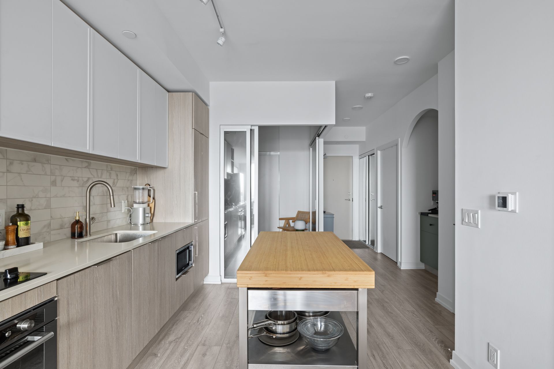 2020 Bathurst Street 1602