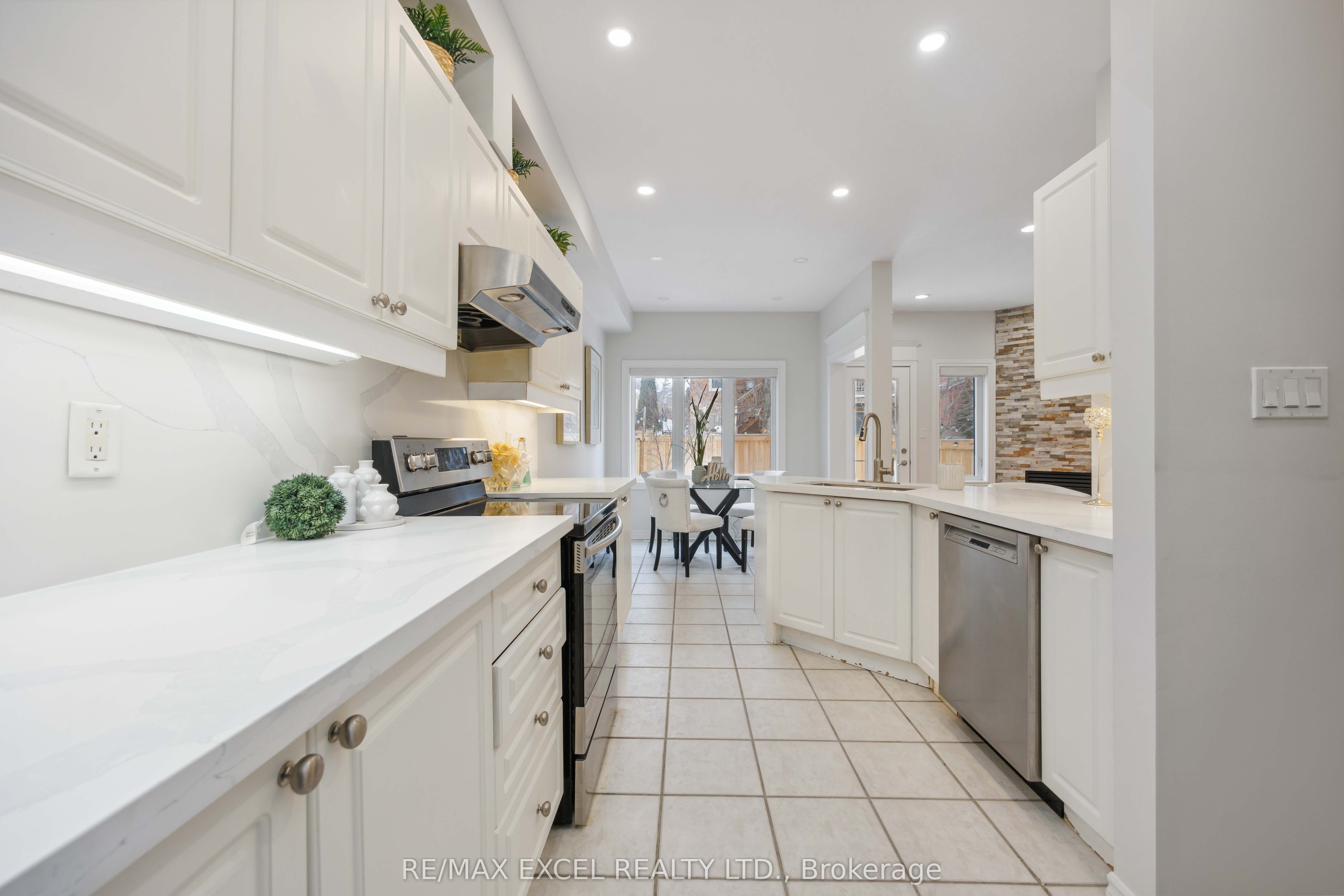 255 Shaftsbury Avenue, #66