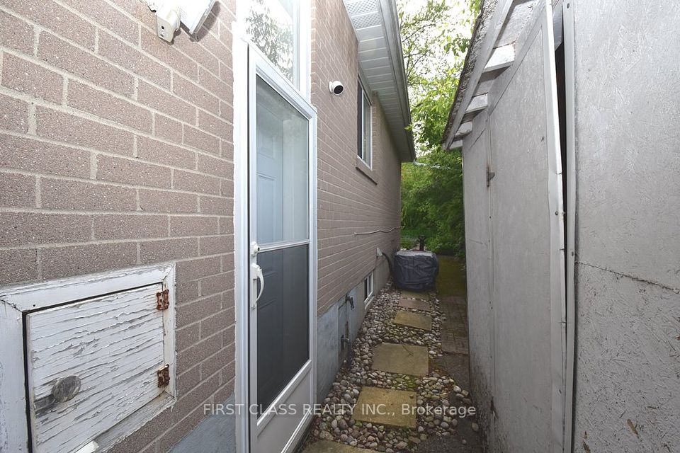 #Bsmt - 331 Woodsworth Road, Toronto, ON M2L 2T7