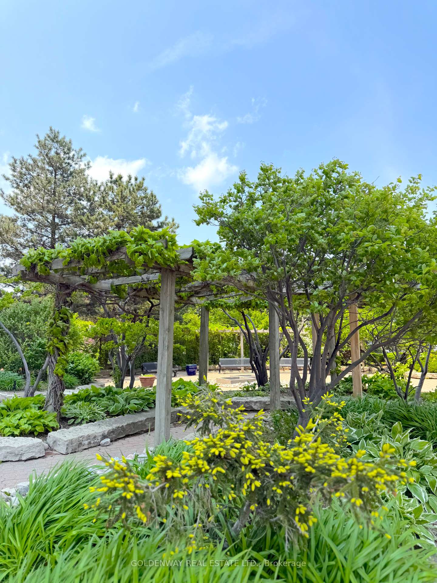 3 Bedrooms Condo at 75 Bamburgh, Toronto For sale