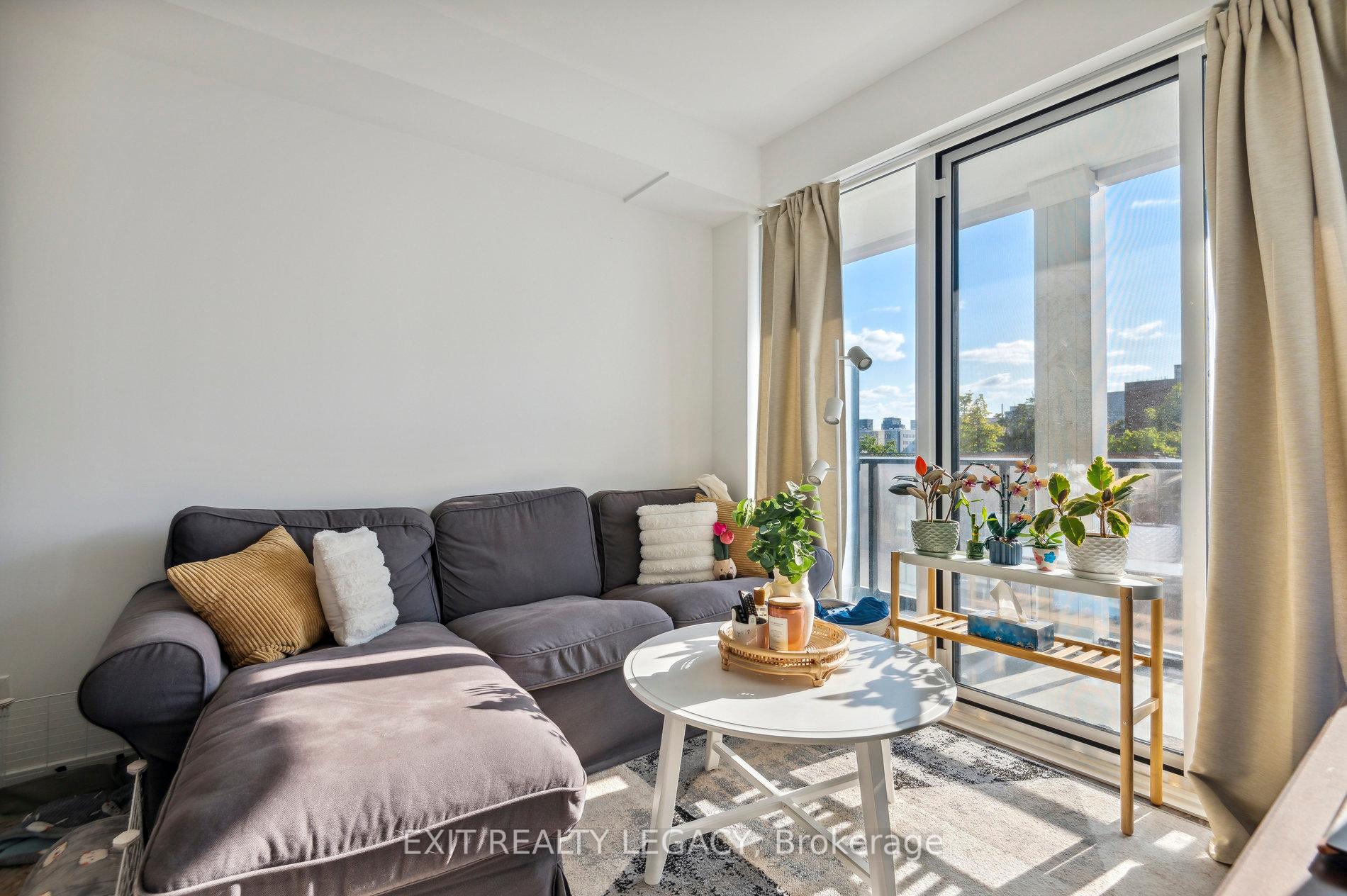 2 Bedrooms Condo at 20 Edward,  Toronto For sale