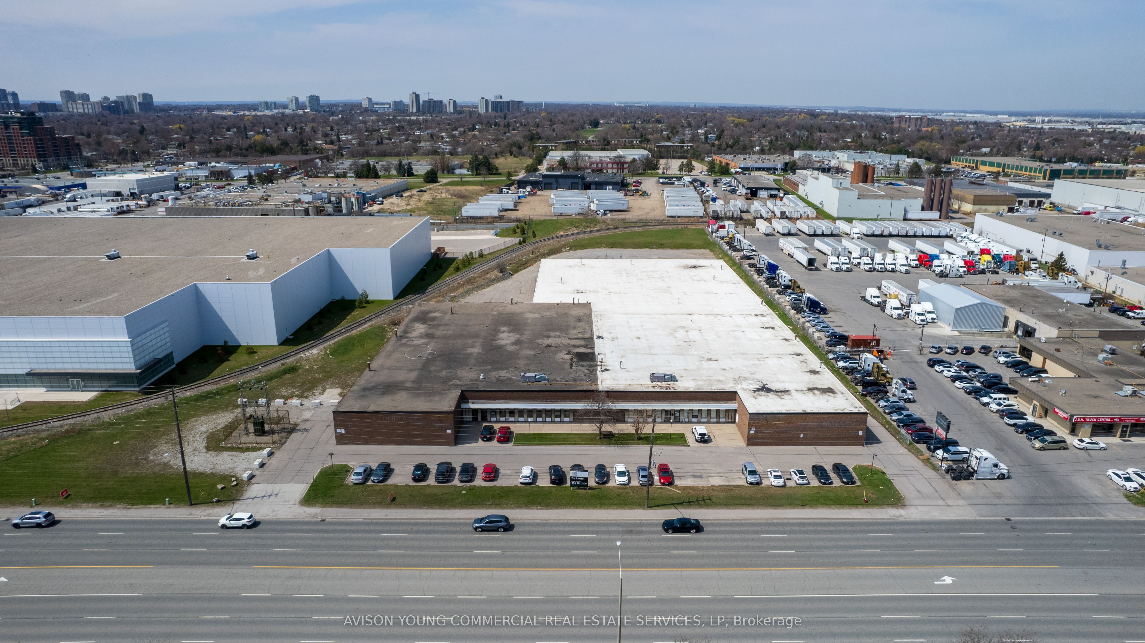 1810 Steeles Avenue E
