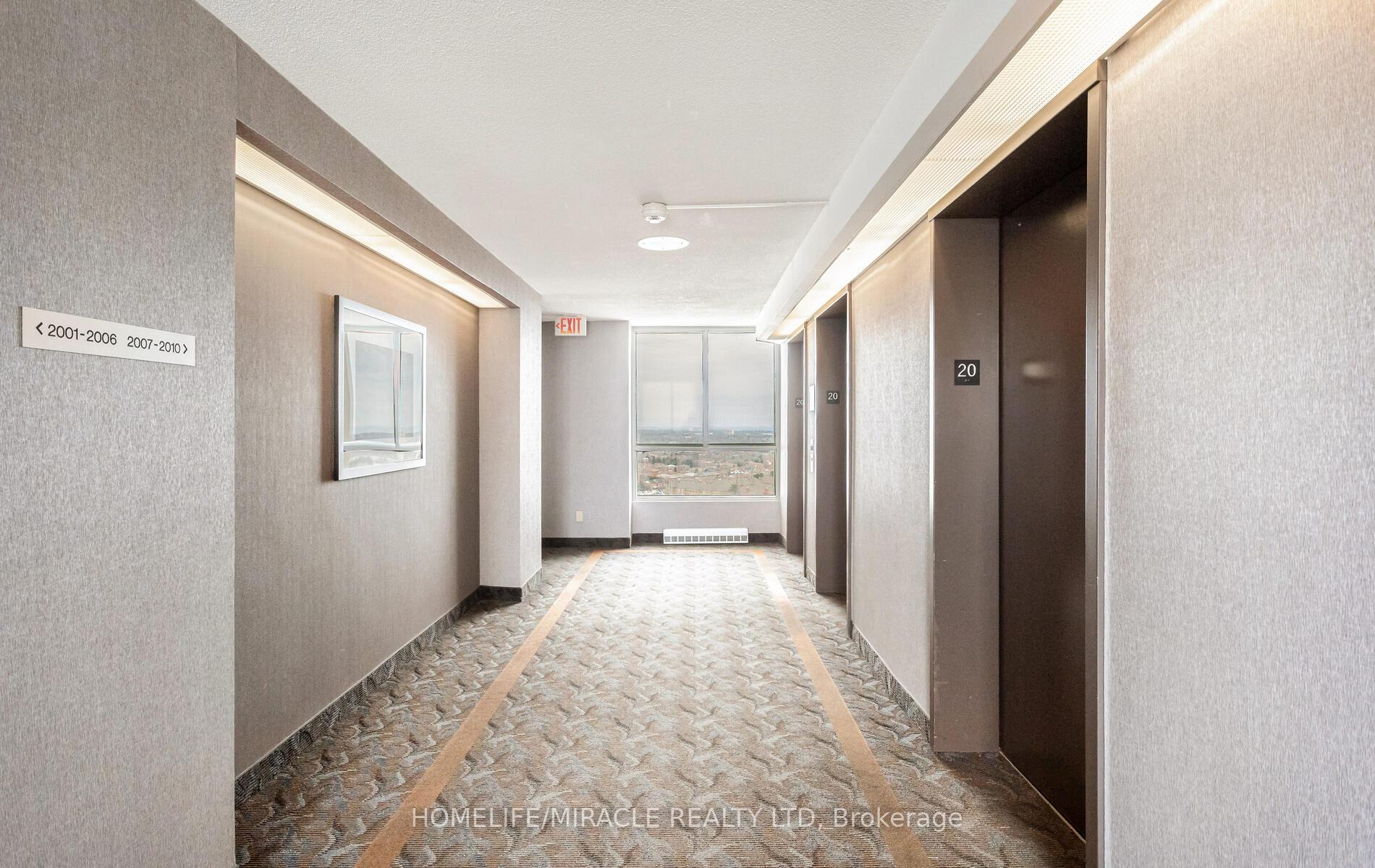 3 Bedrooms Condo at 4450 Tucana, Mississauga For sale