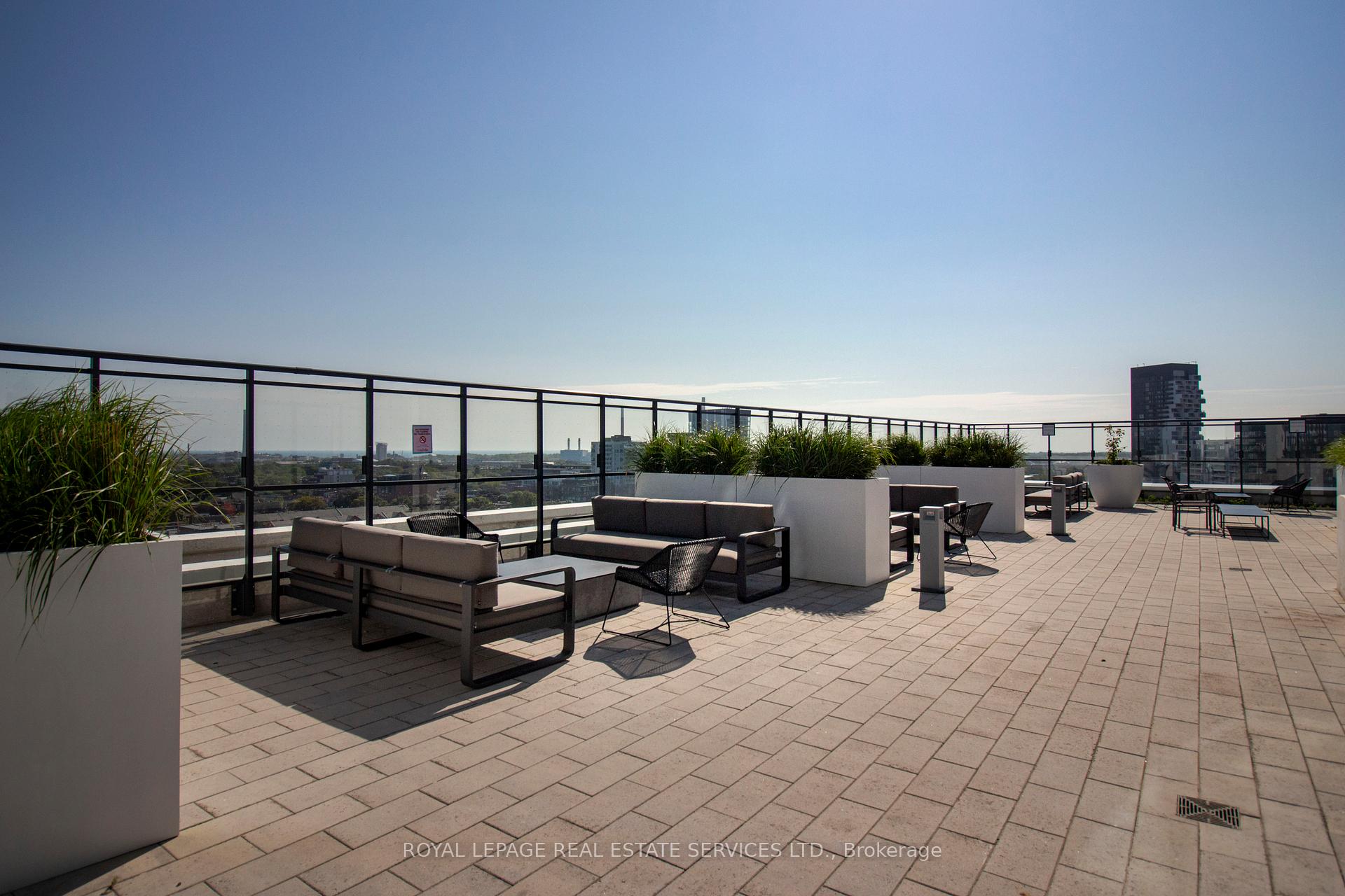 2 Bedrooms Condo at 5 Defries, Toronto For sale