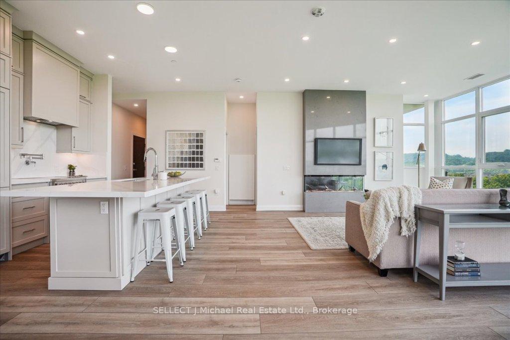 2 Bedrooms Condo at 2750 KING,  Hamilton For sale