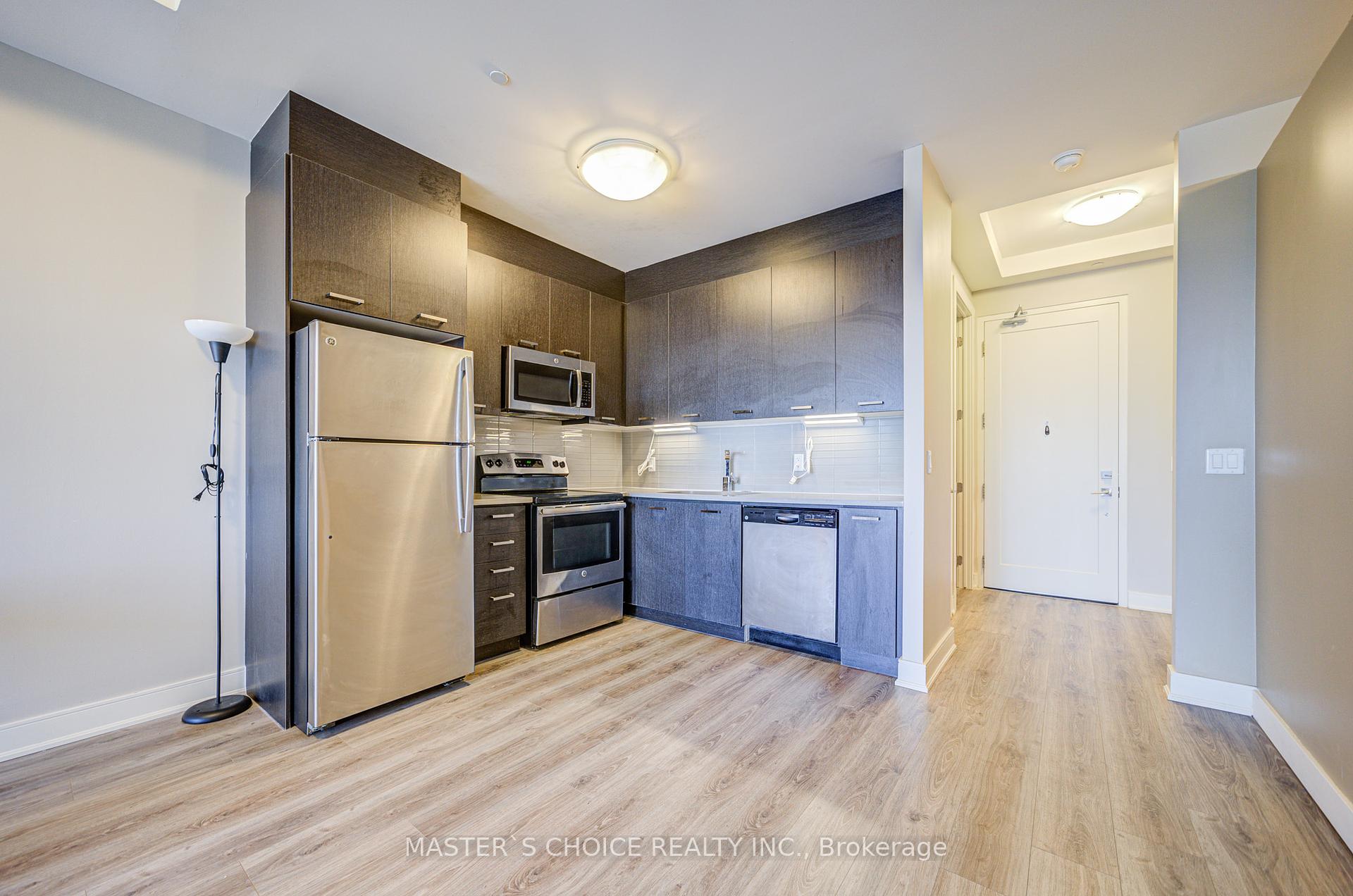 2 Bedrooms Condo at 150 Main, Hamilton For sale