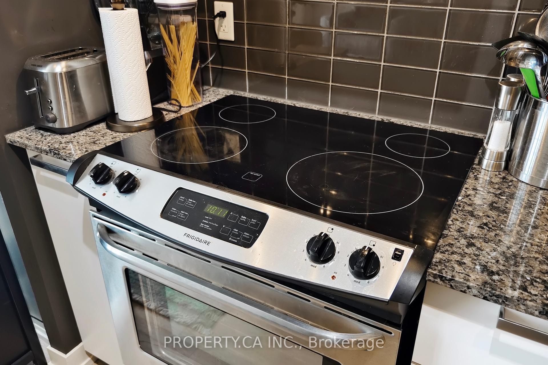 1 Bedroom Condo at 650 King, Toronto For sale