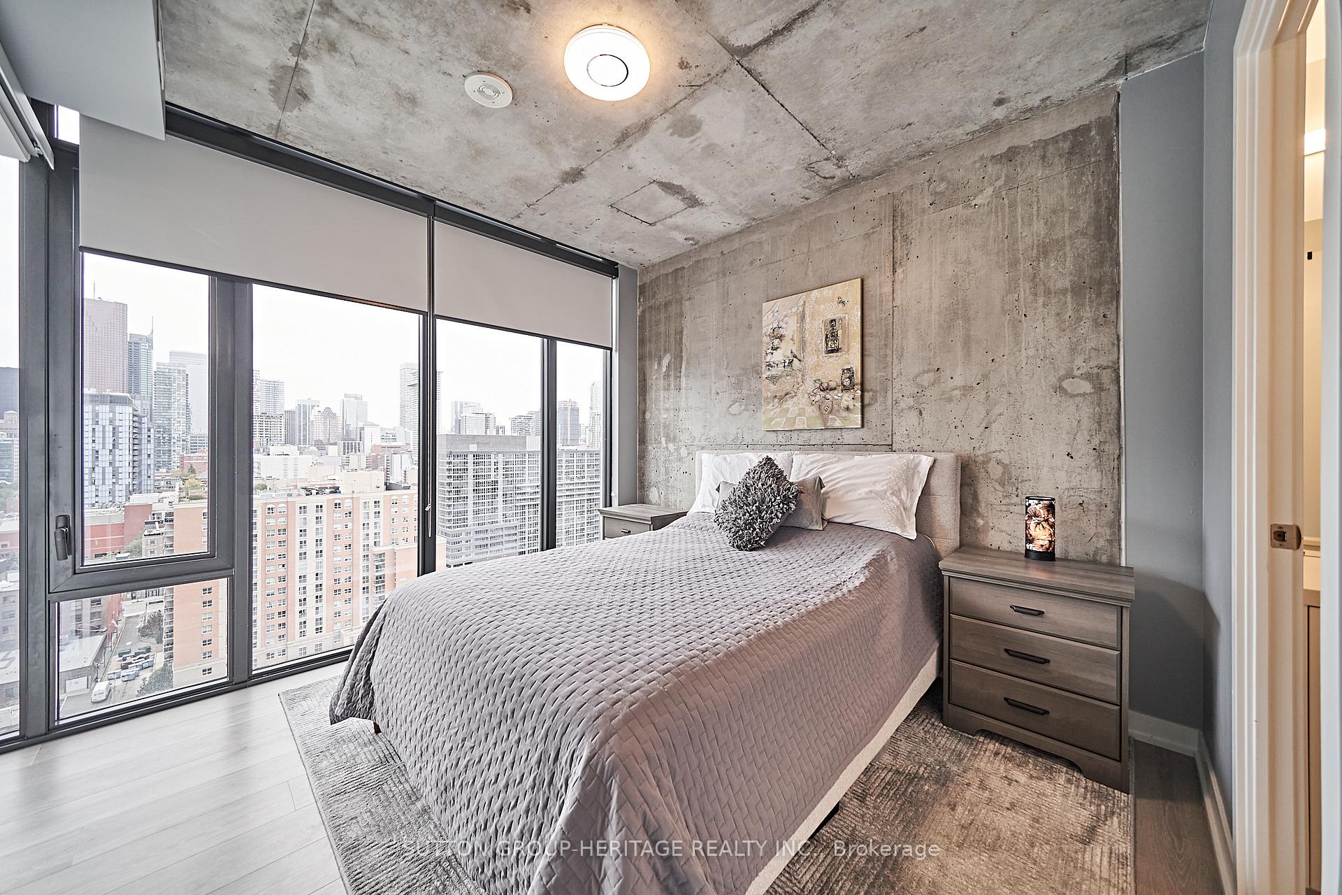 3 Bedrooms Condo at 55 Ontario,  Toronto For sale