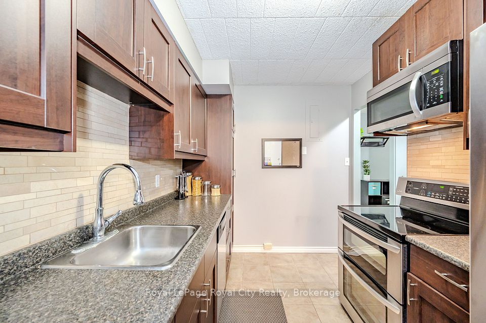 105 CONROY
