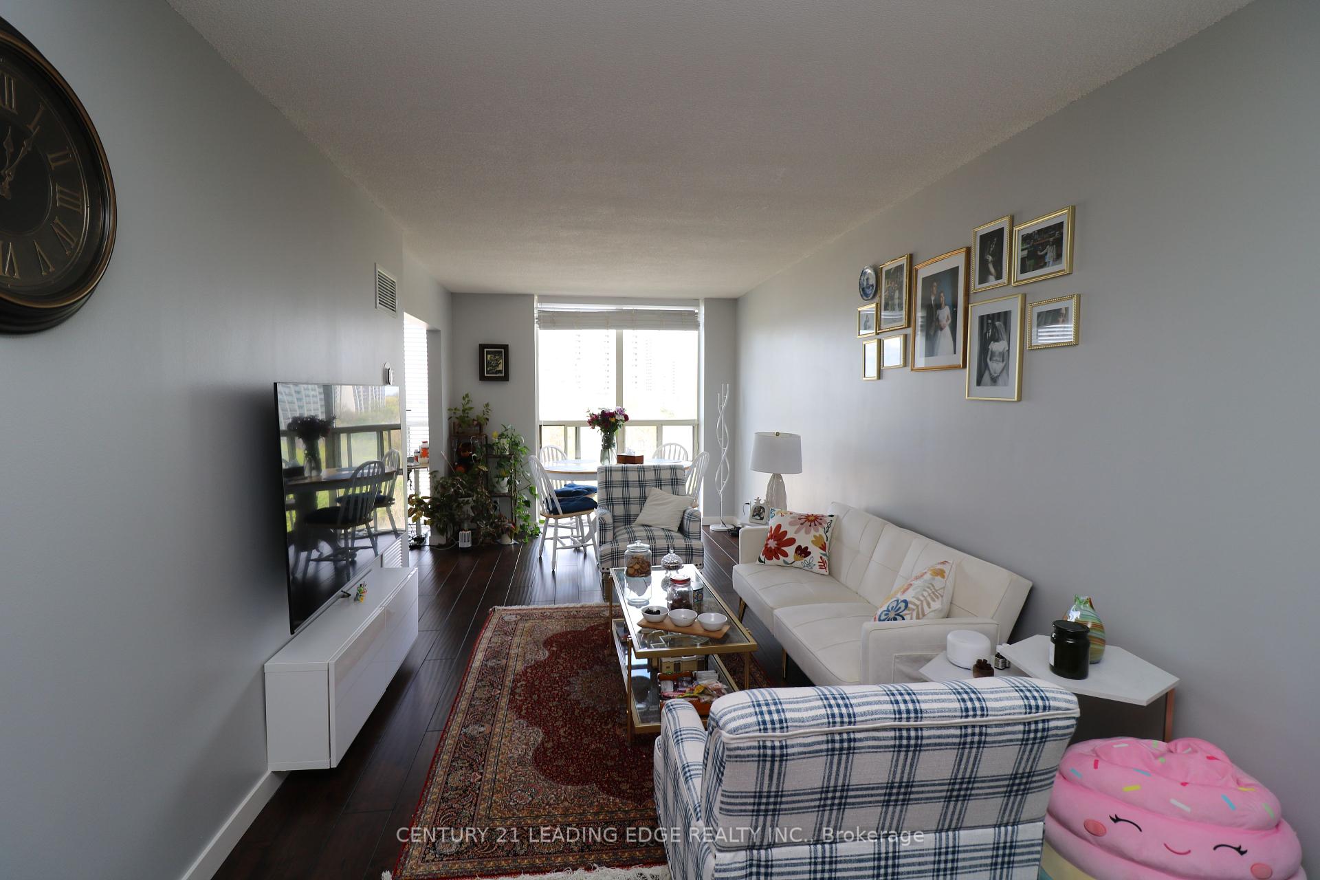 2 Bedrooms Condo at 195 WYNFORD, Toronto For sale