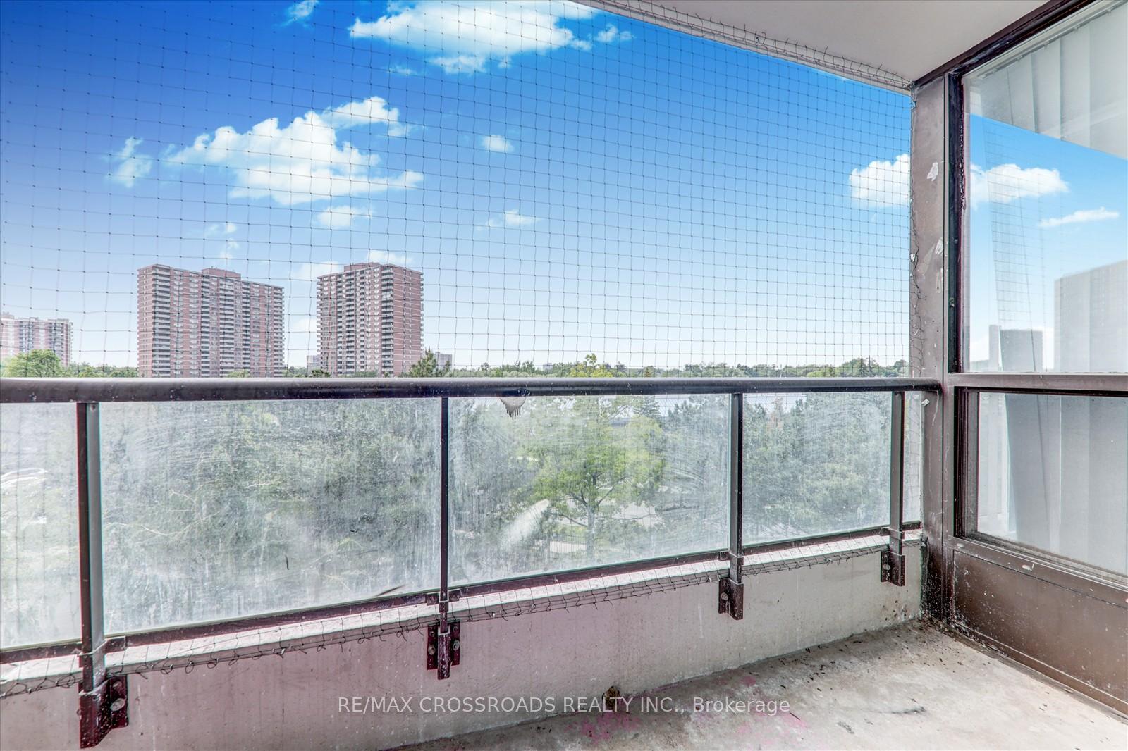 2 Bedrooms Condo at 1 Rowntree, Toronto For sale